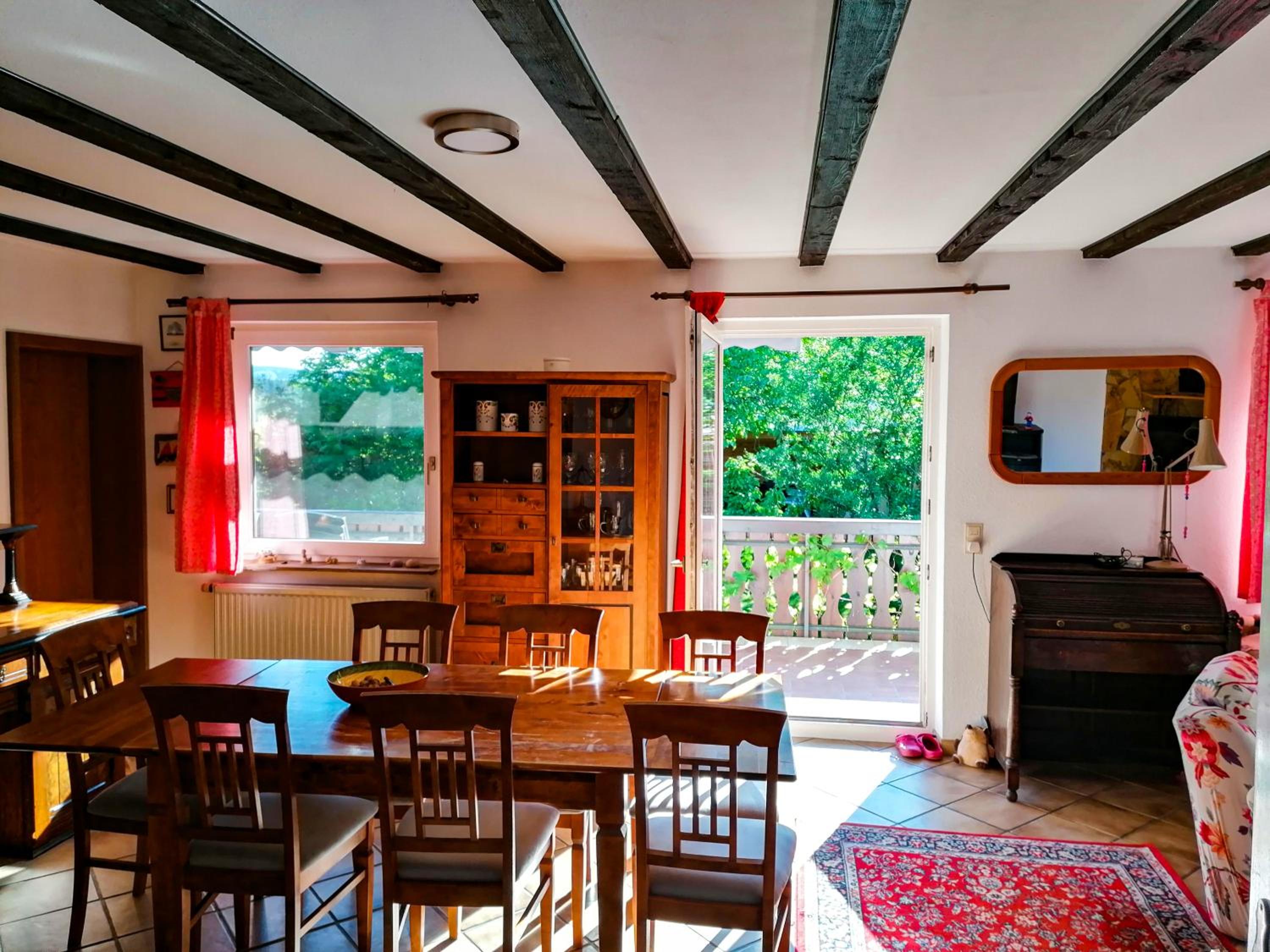 Six-Bedroom House photo 2
