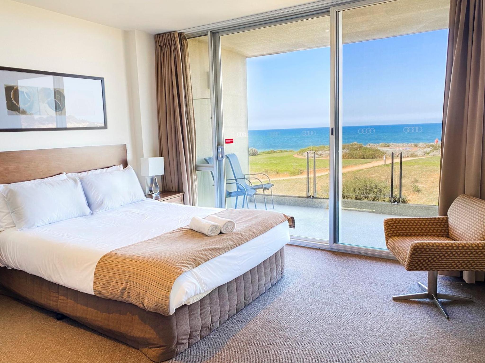 One-Bedroom Deluxe Apartment Ocean View