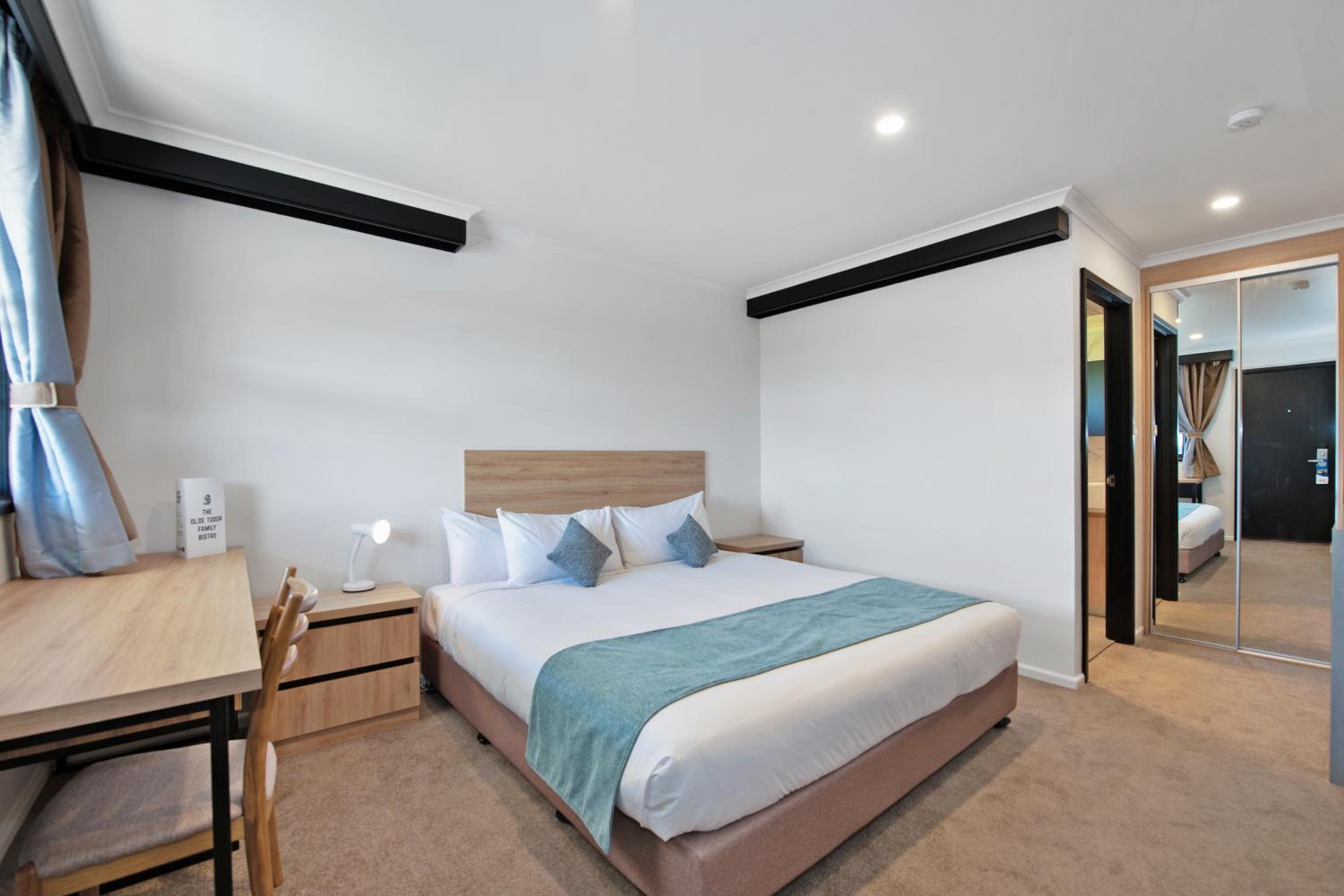 Superior King Room photo 2
