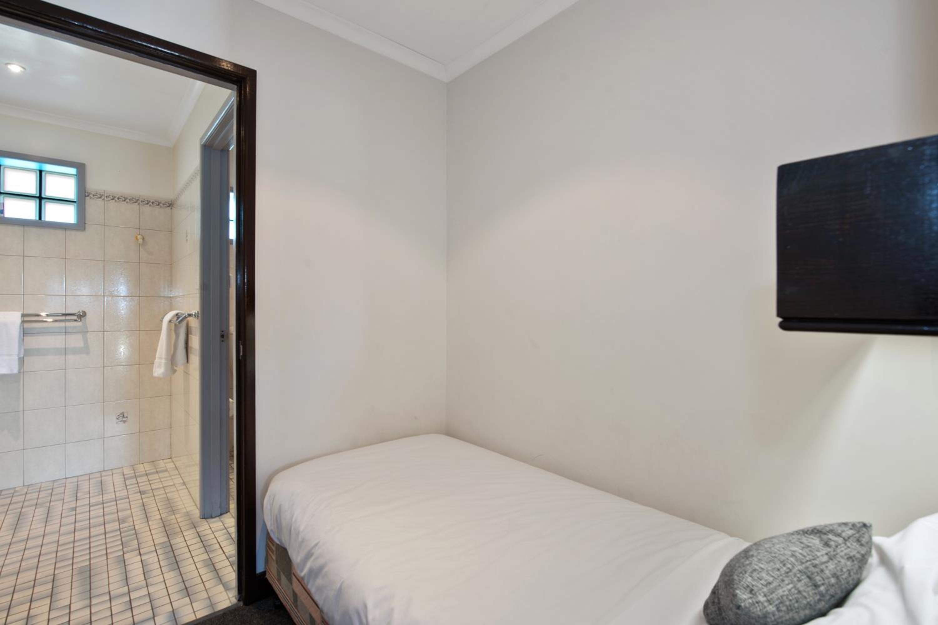 Superior King Spa Suite photo 2