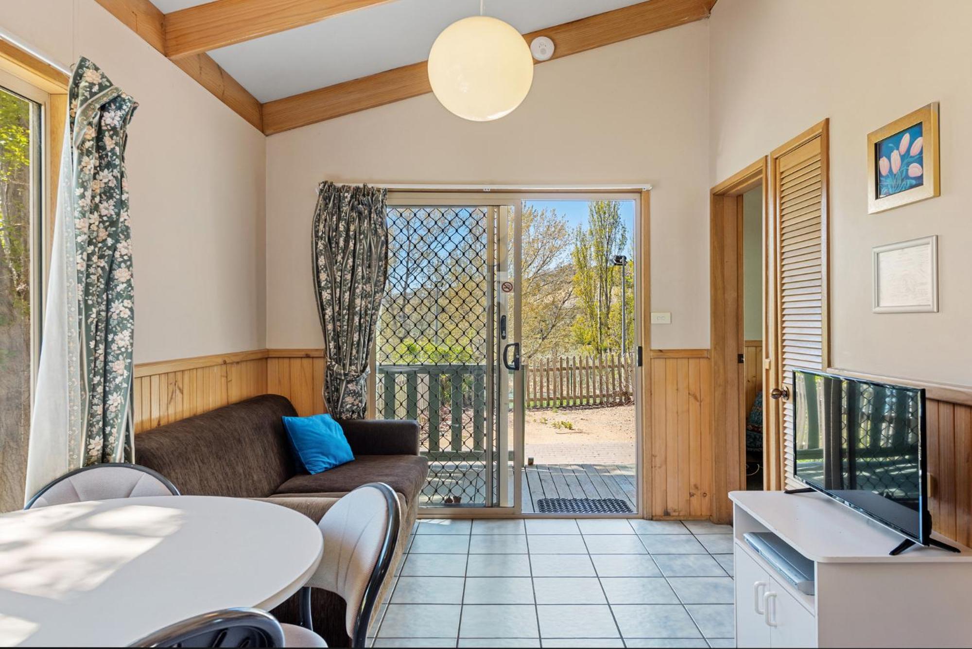 Superior 2 Bedroom Spa Cabin - Sleeps 6