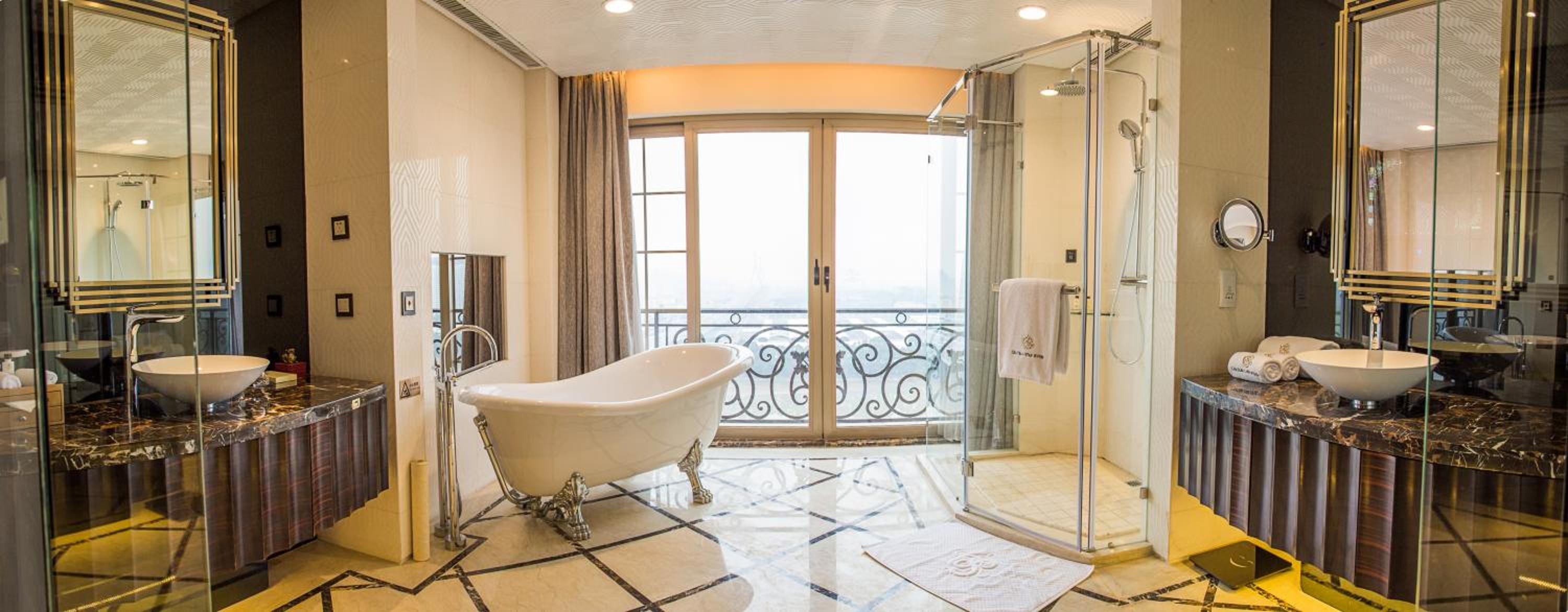 Suite with Lake View photo 3