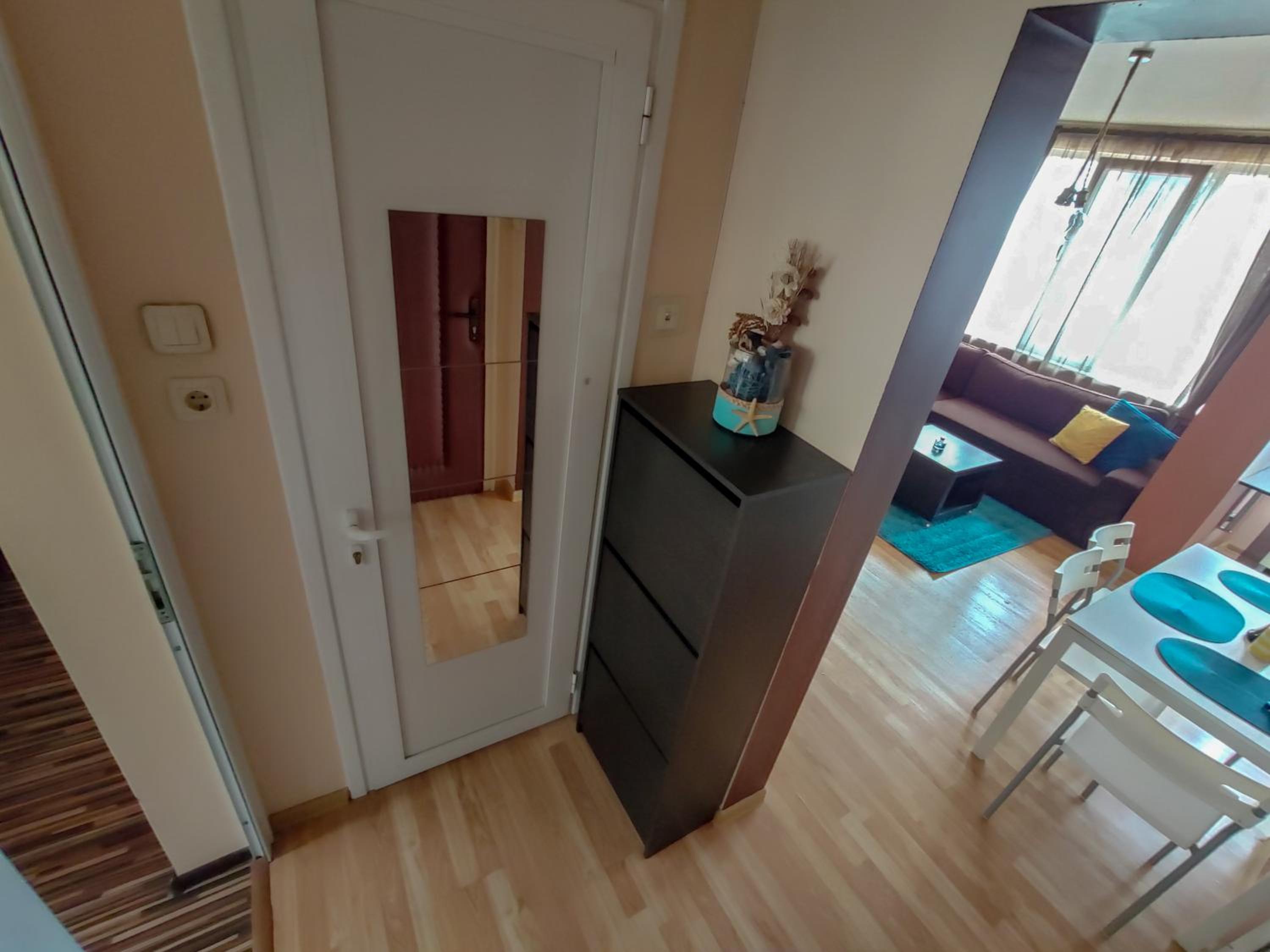 One-Bedroom Apartment photo 2