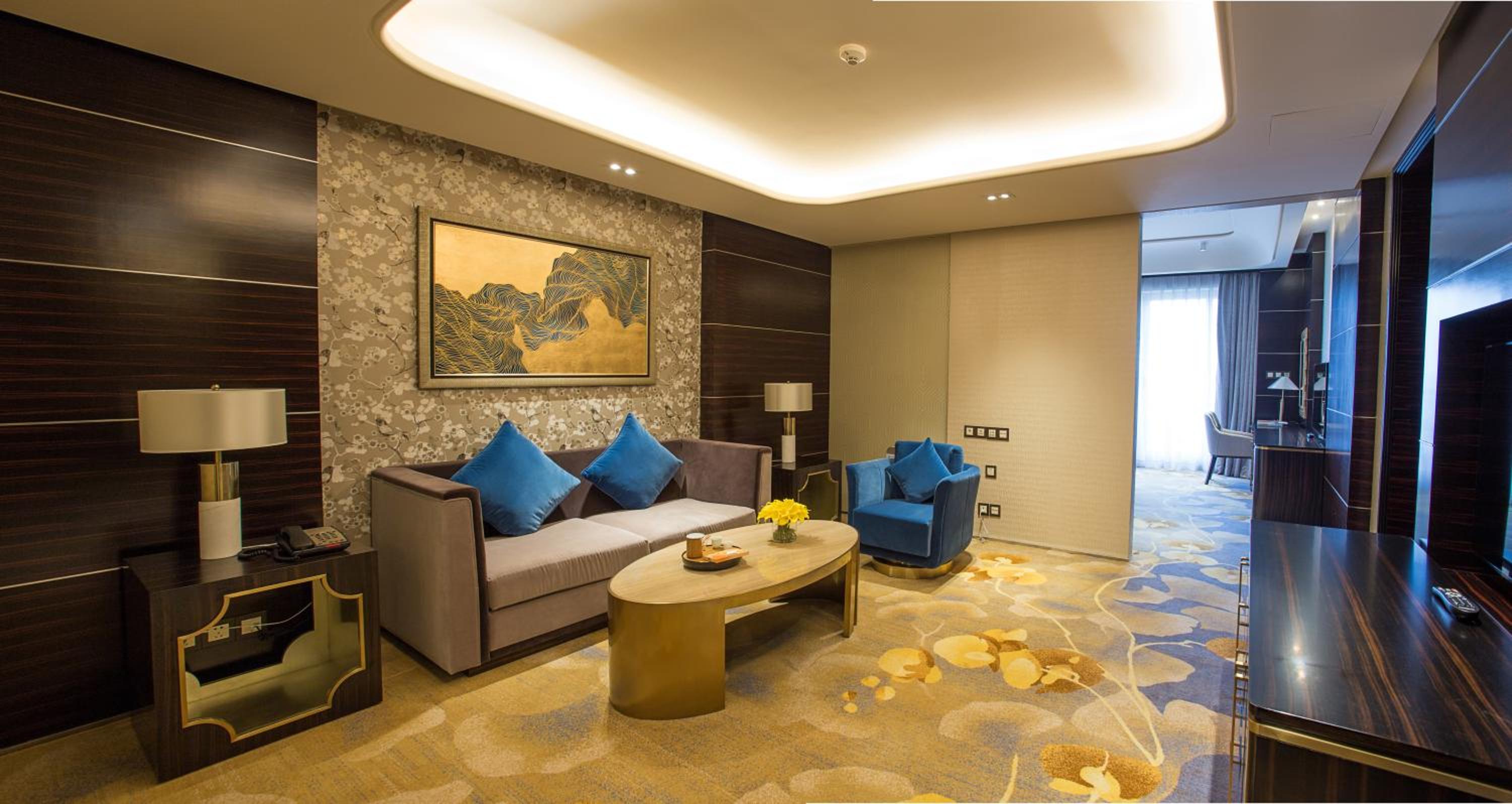 Suite with Lake View photo 2