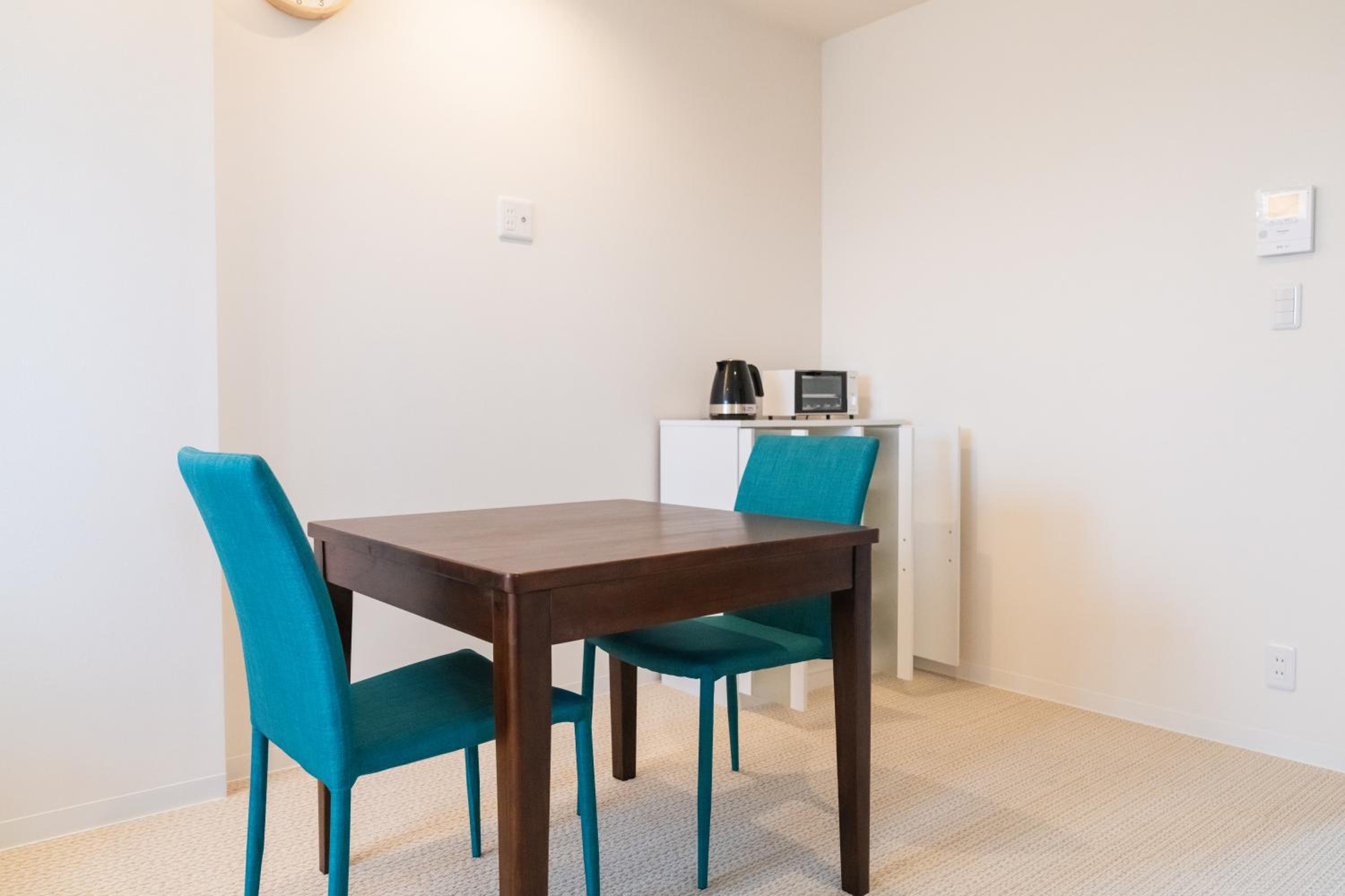 Economy Triple Room - Photo 12