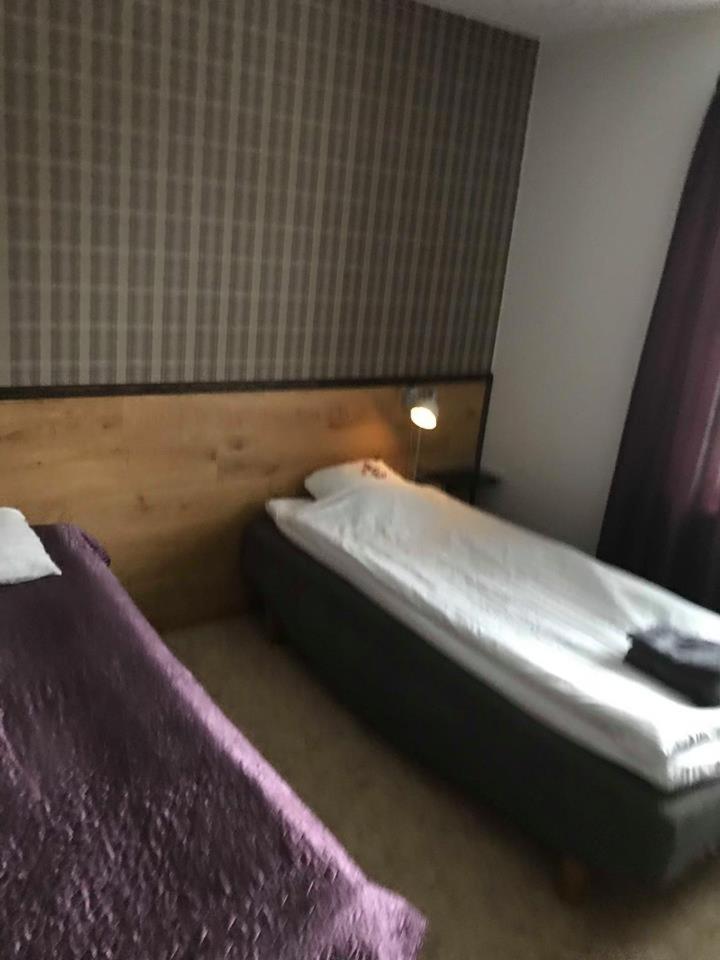 Twin Room with Private Bathroom - Photo 2