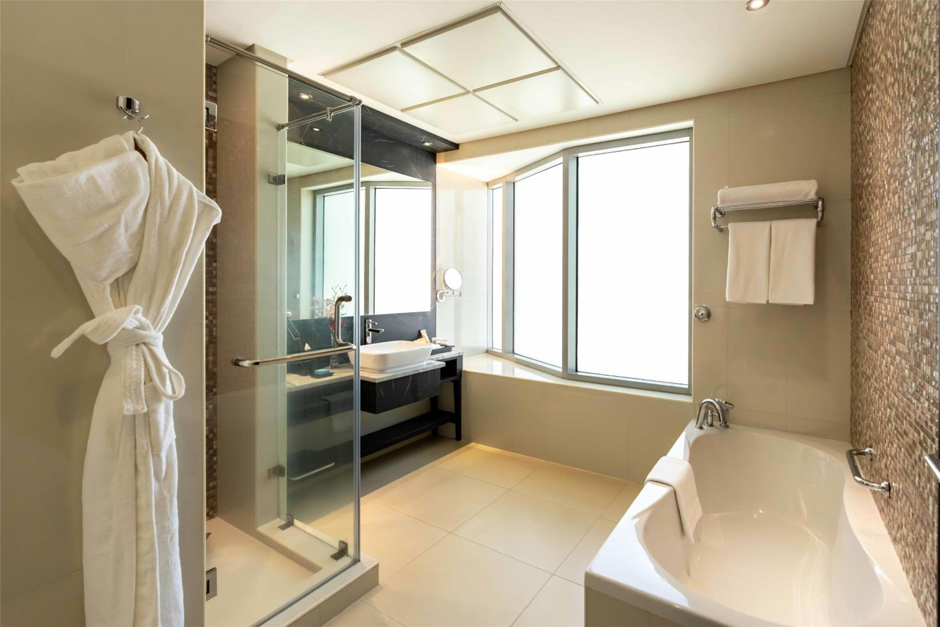 Premium One-Bedroom King Suite with Kitchen