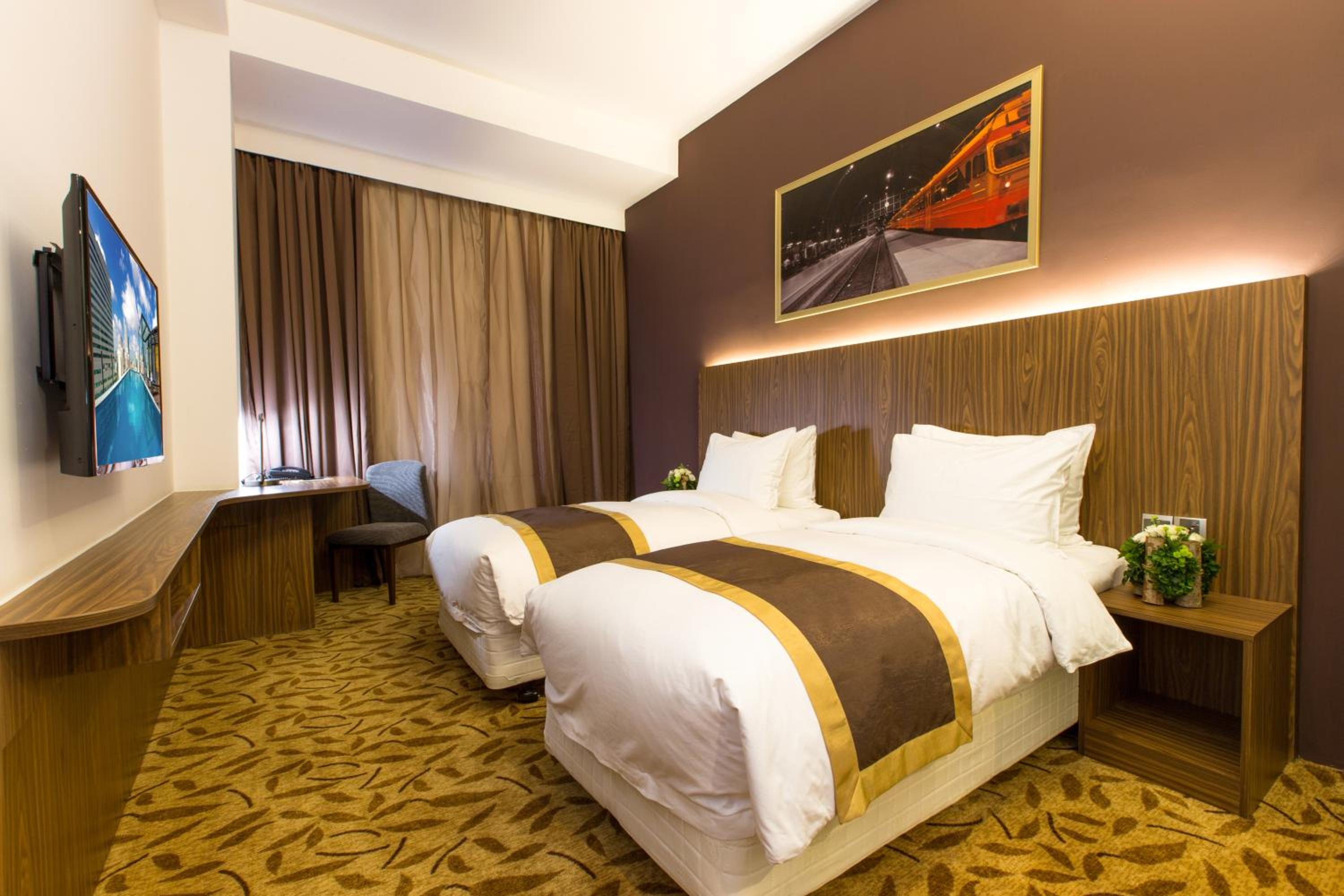 Deluxe Twin Room photo 2