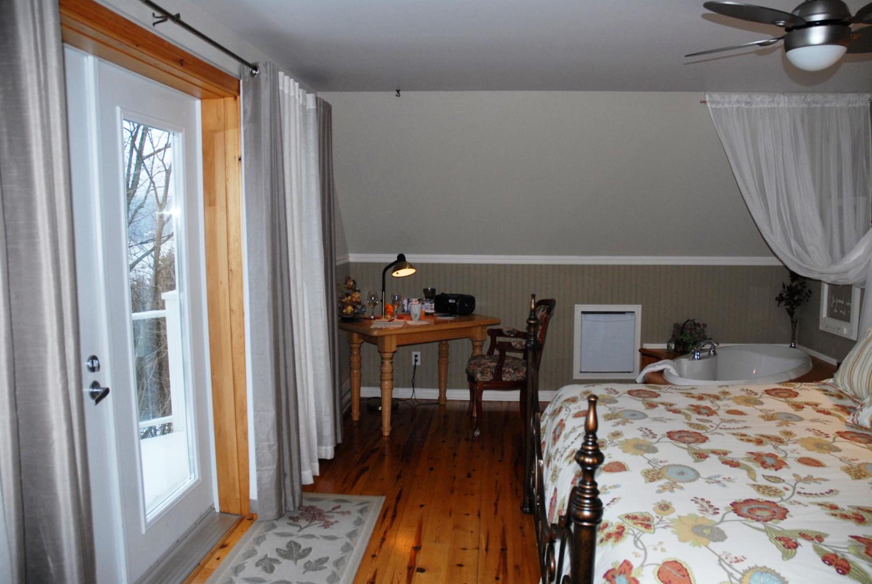 King Room with Balcony and Sea View photo 3