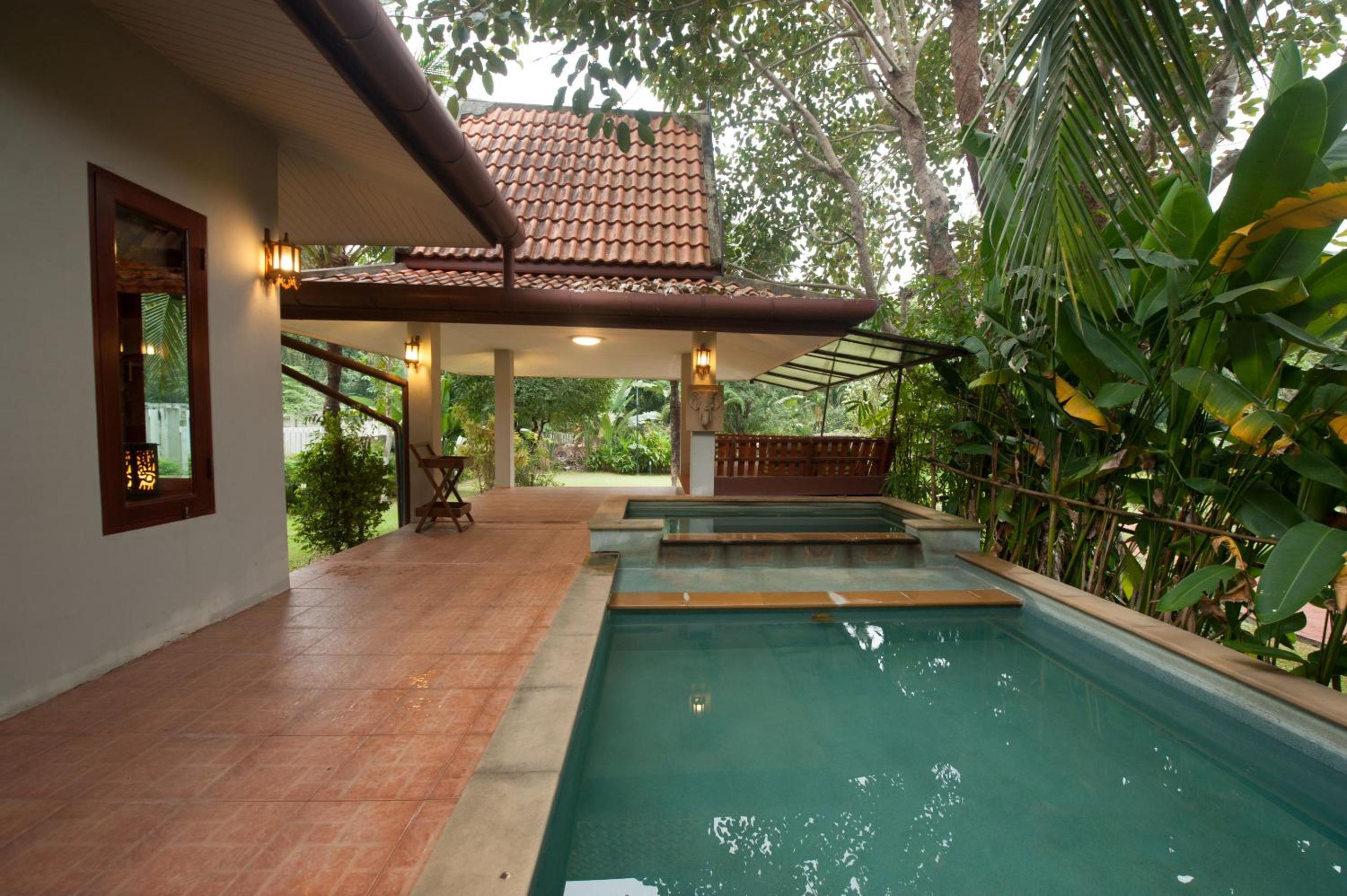 Villa with Private Pool - Photo 10