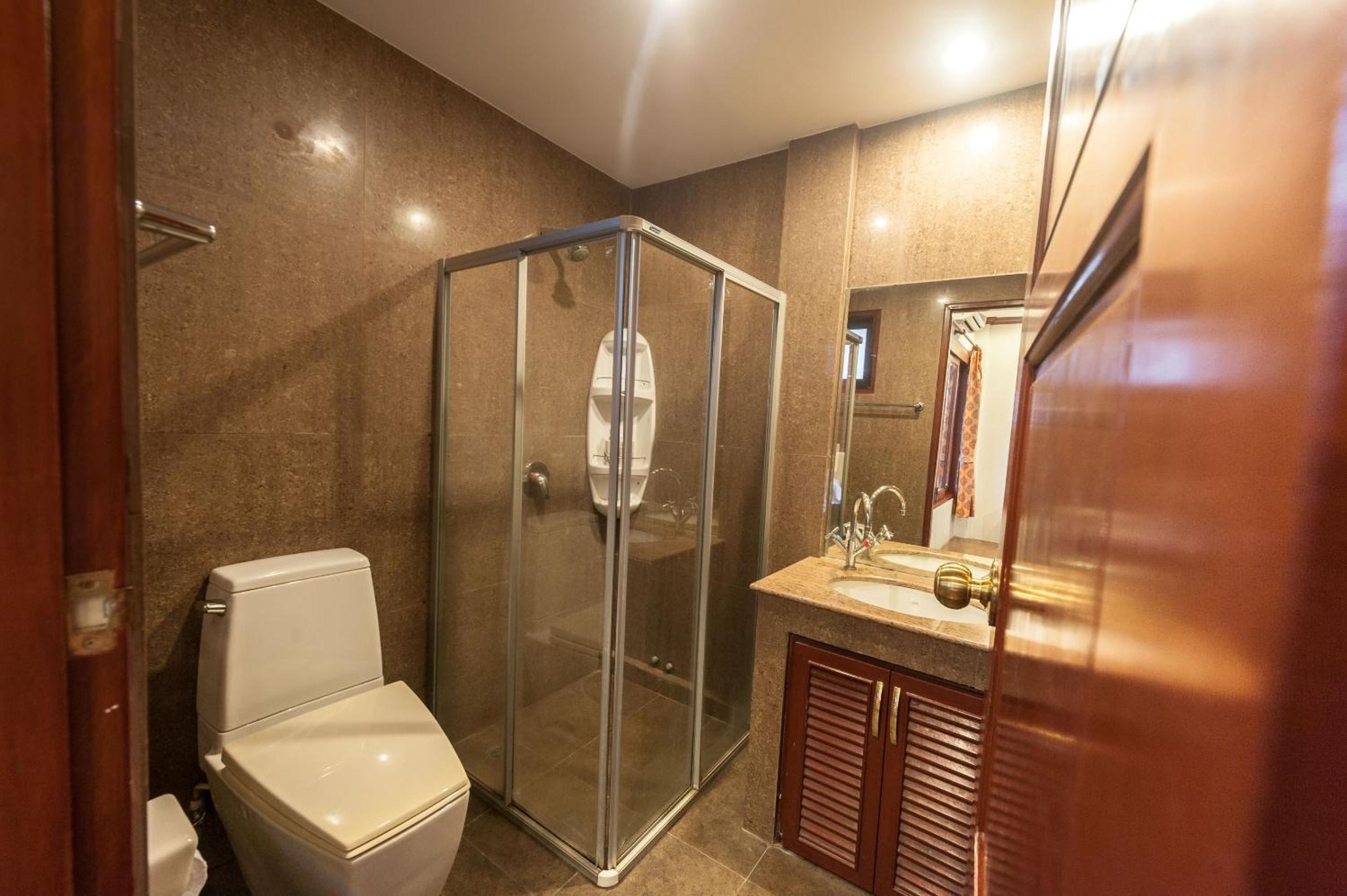 Villa with Private Pool - Photo 8