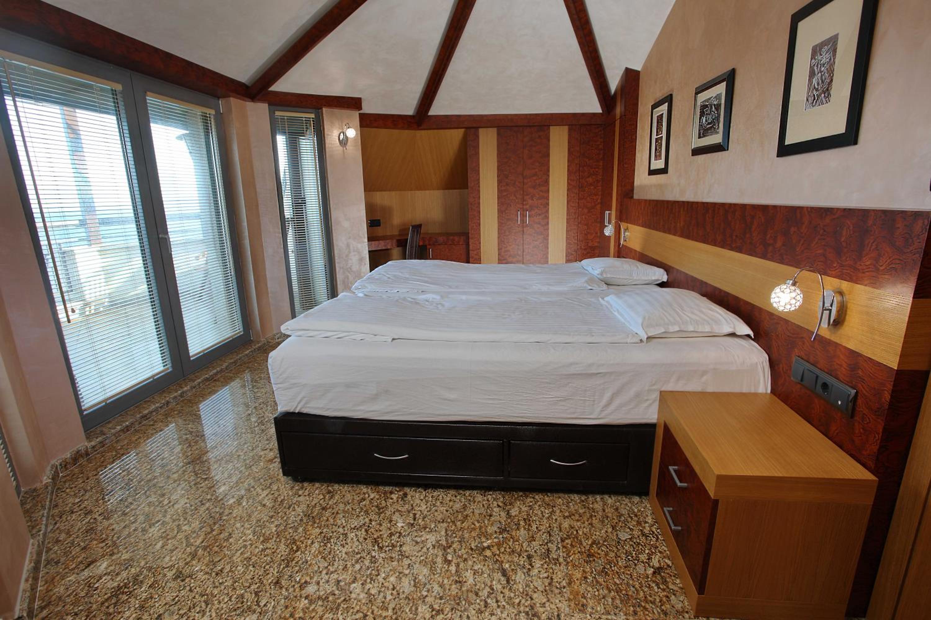 Economy Double Room