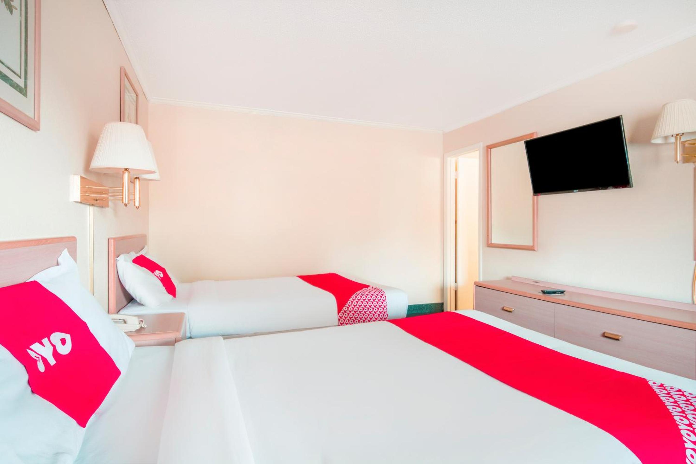 2 Full Bed - Photo 2