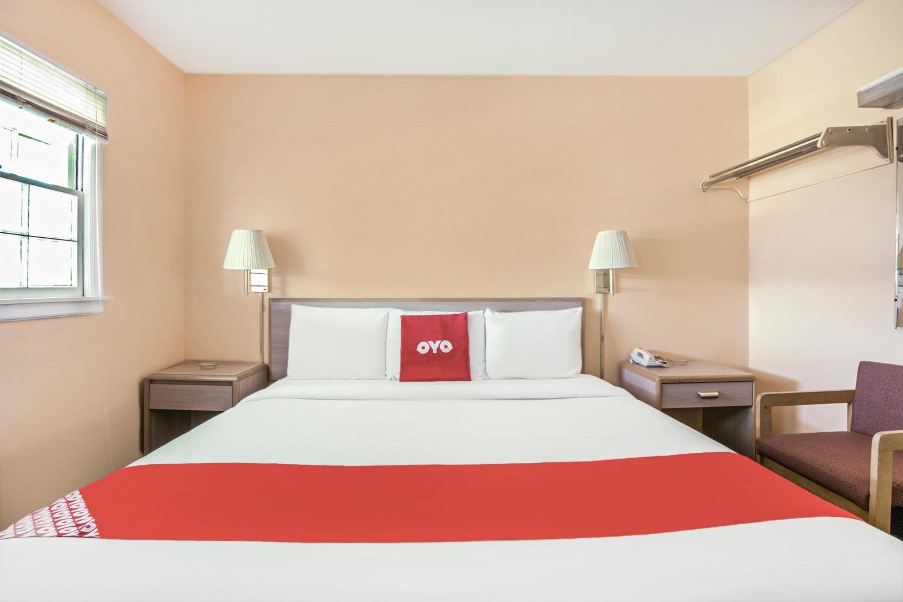 King Bed - Photo 1