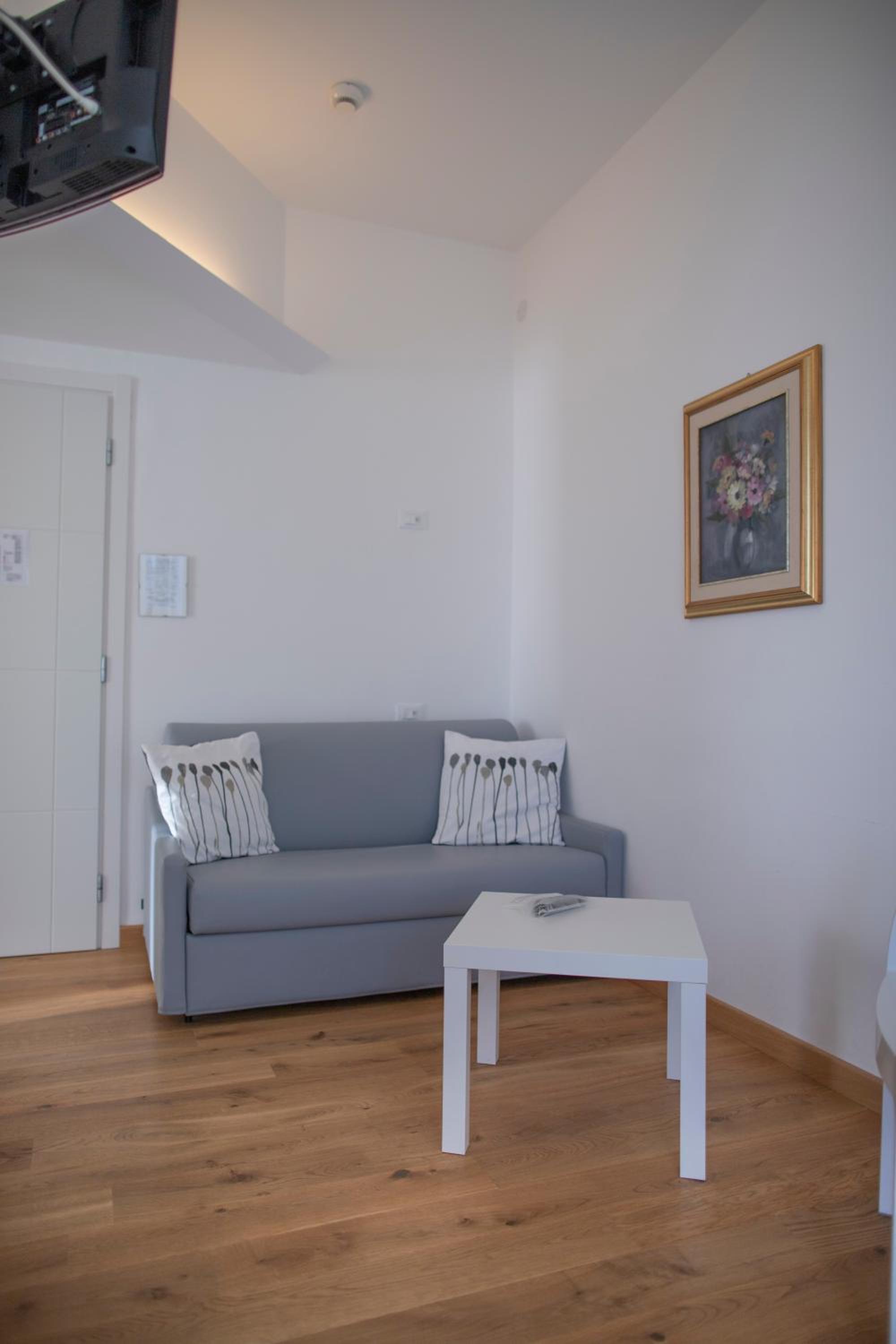 Deluxe Triple Room with Sea View photo 2