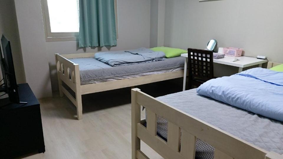 Twin Room with Private Bathroom - Photo 1