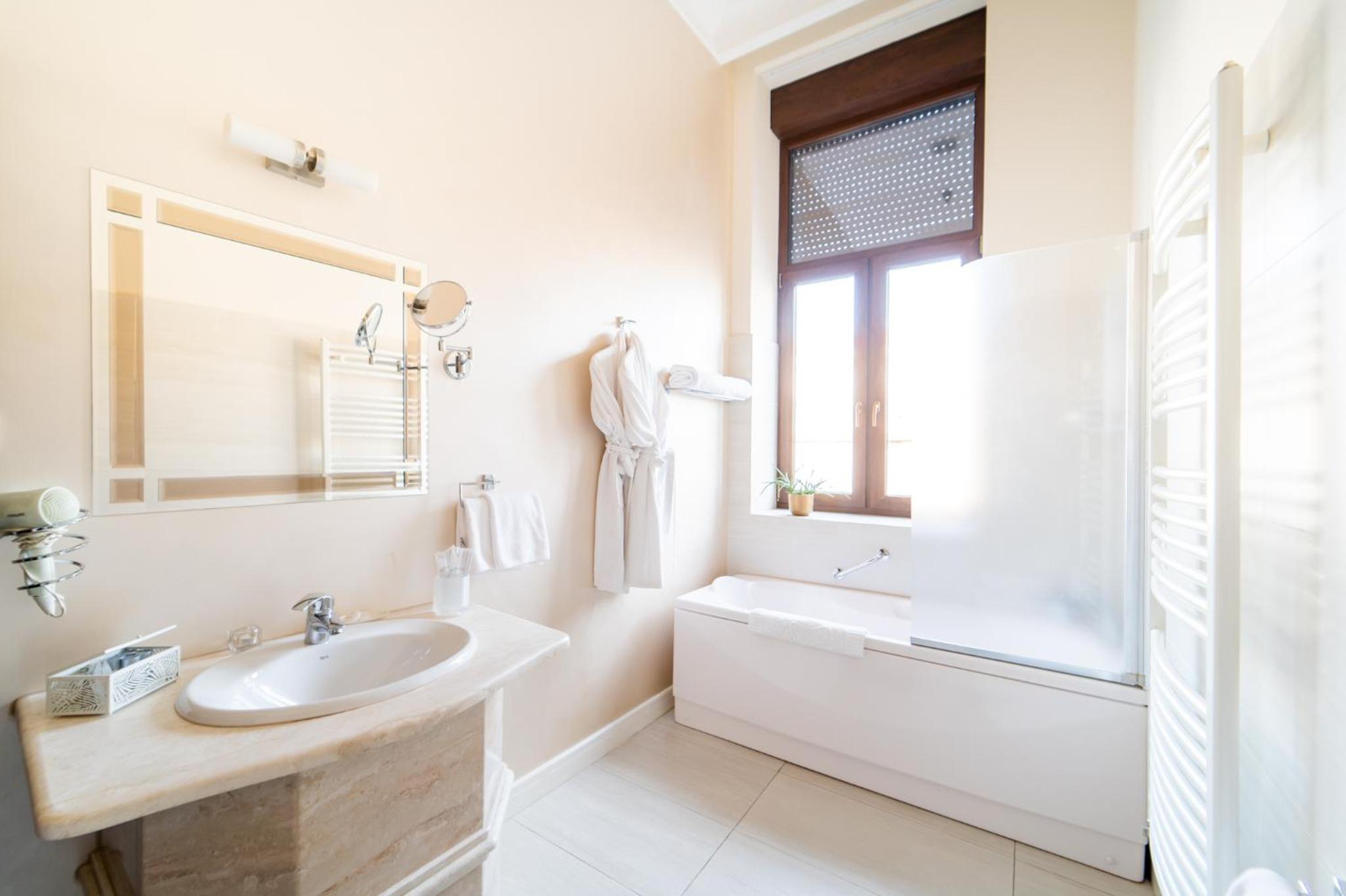 Double or Twin Room - Photo 2