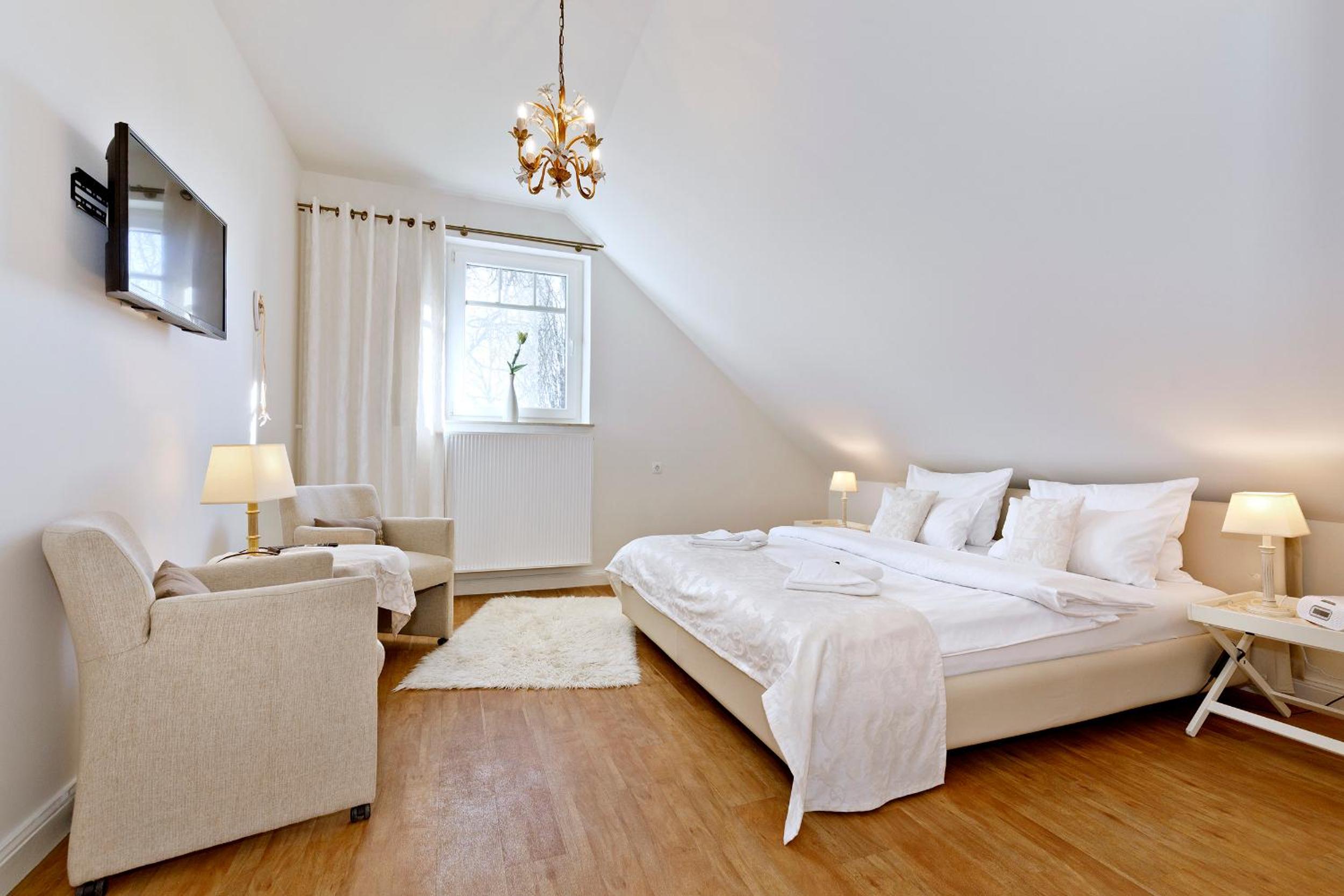 Double or Twin Room with Garden View photo 3