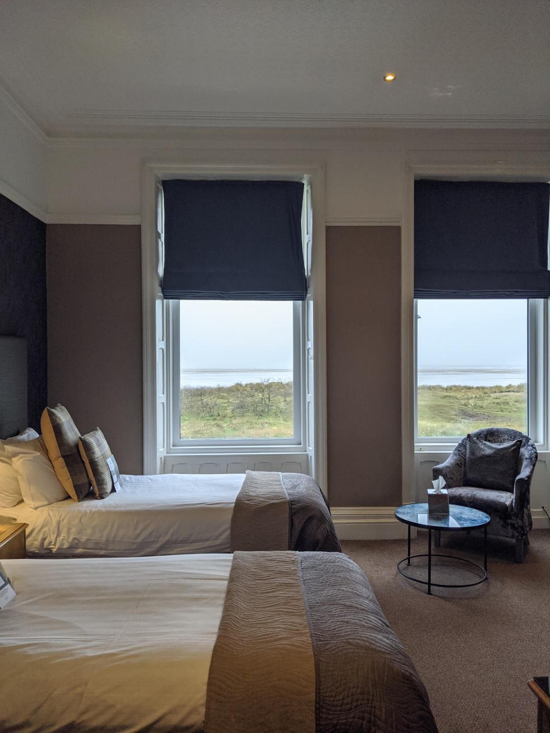 Executive Twin Room with View - Photo 4