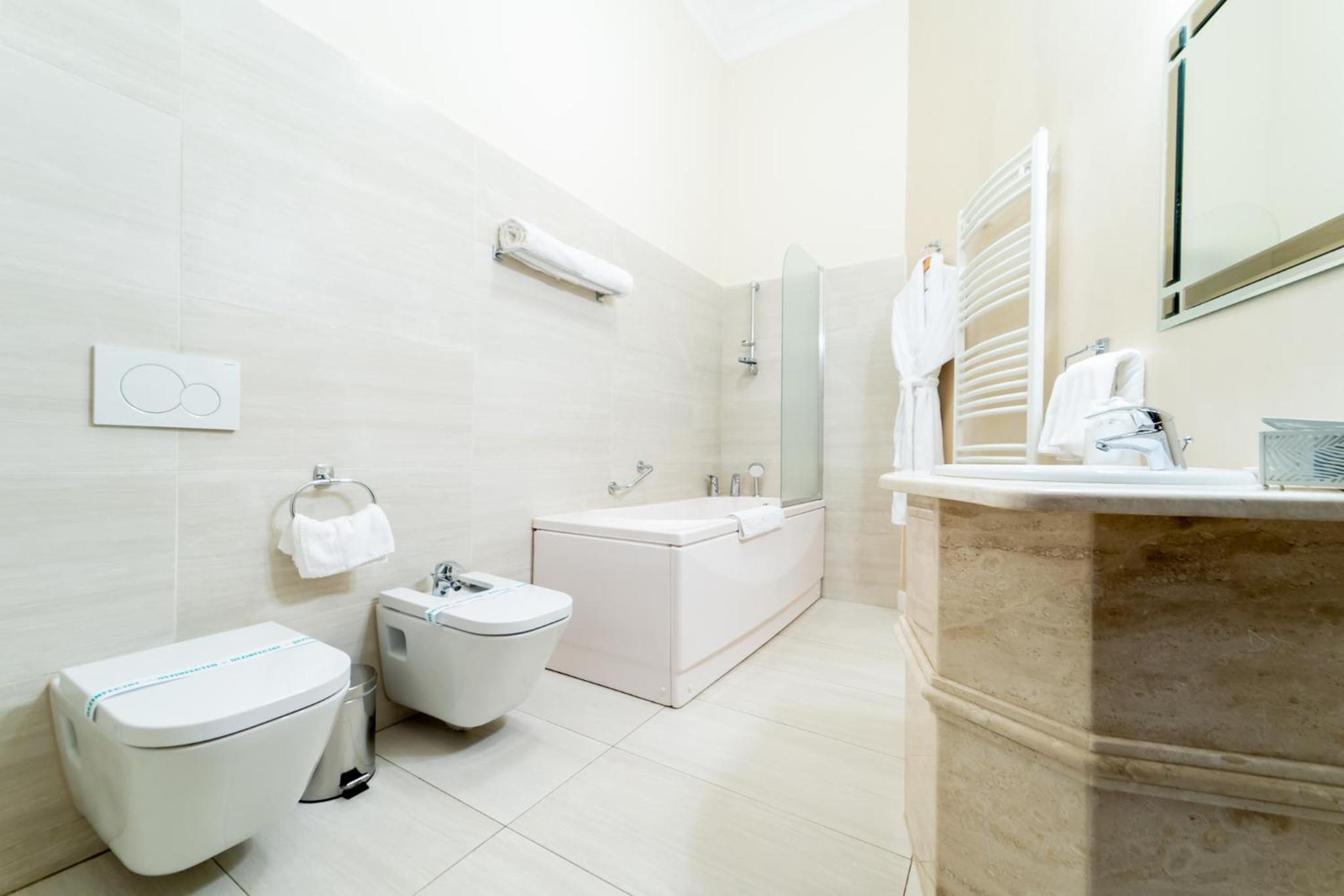 Double Room with Balcony photo 2