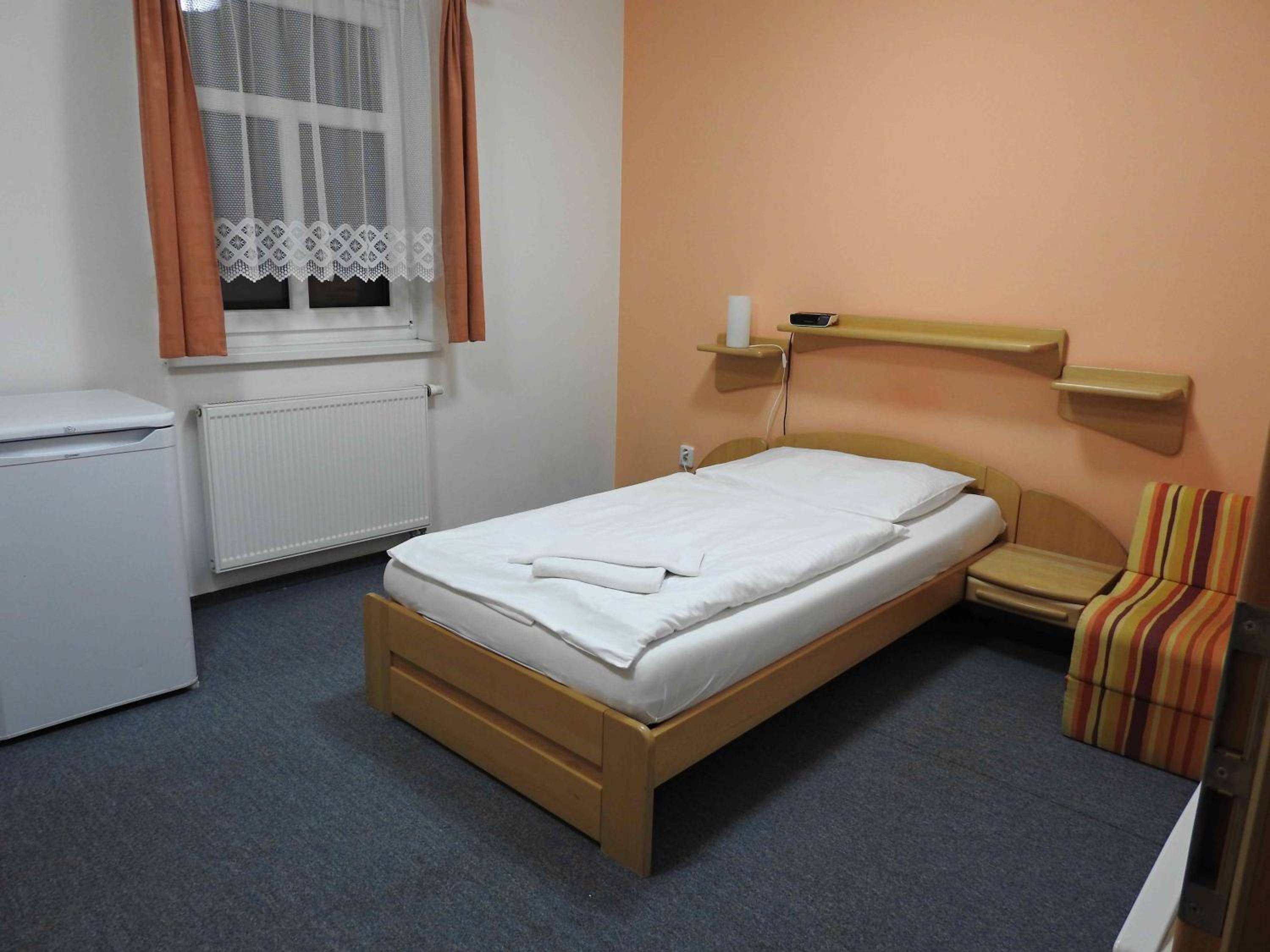 Single Room with Bath photo 1