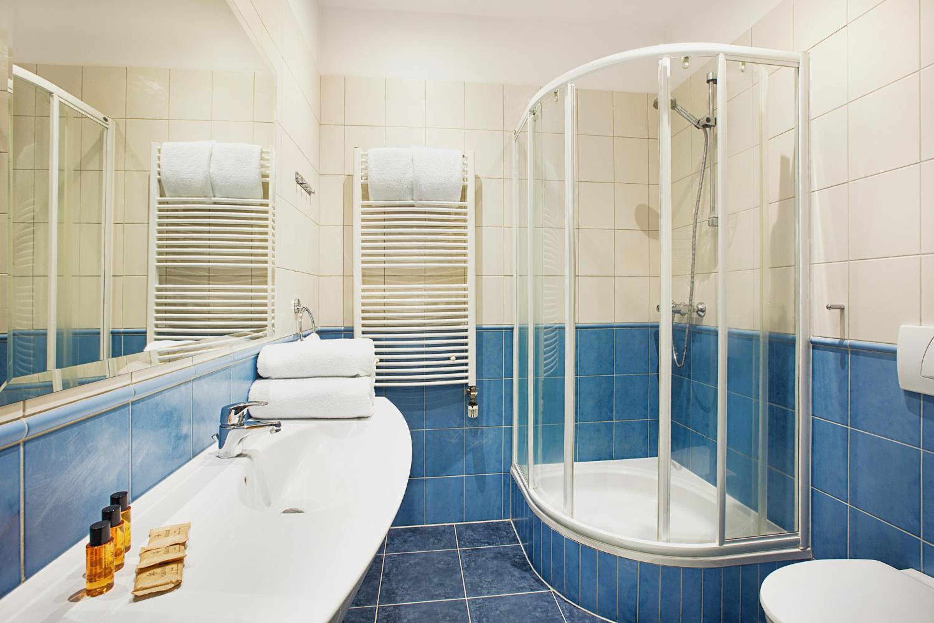Triple Room with Private Bathroom photo 2