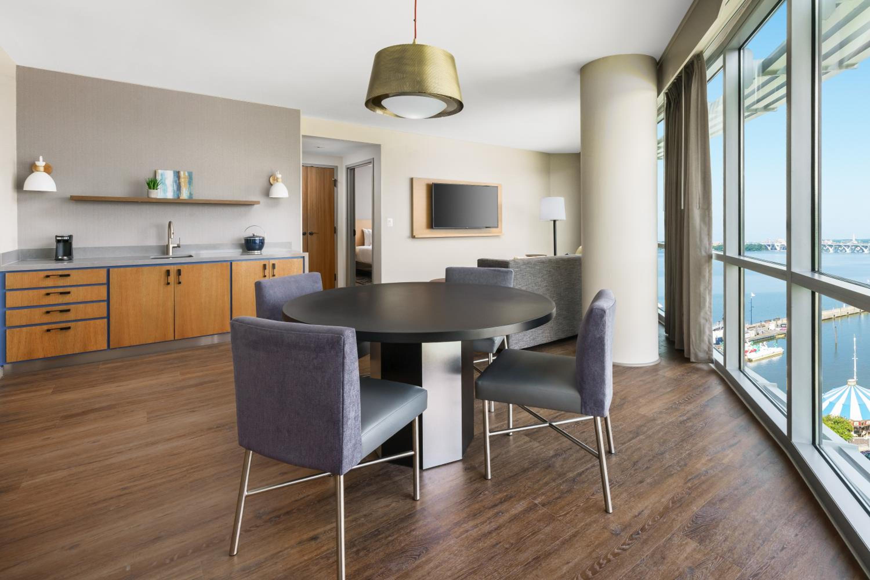 One-Bedroom King Suite with Sofa Bed - Photo 8