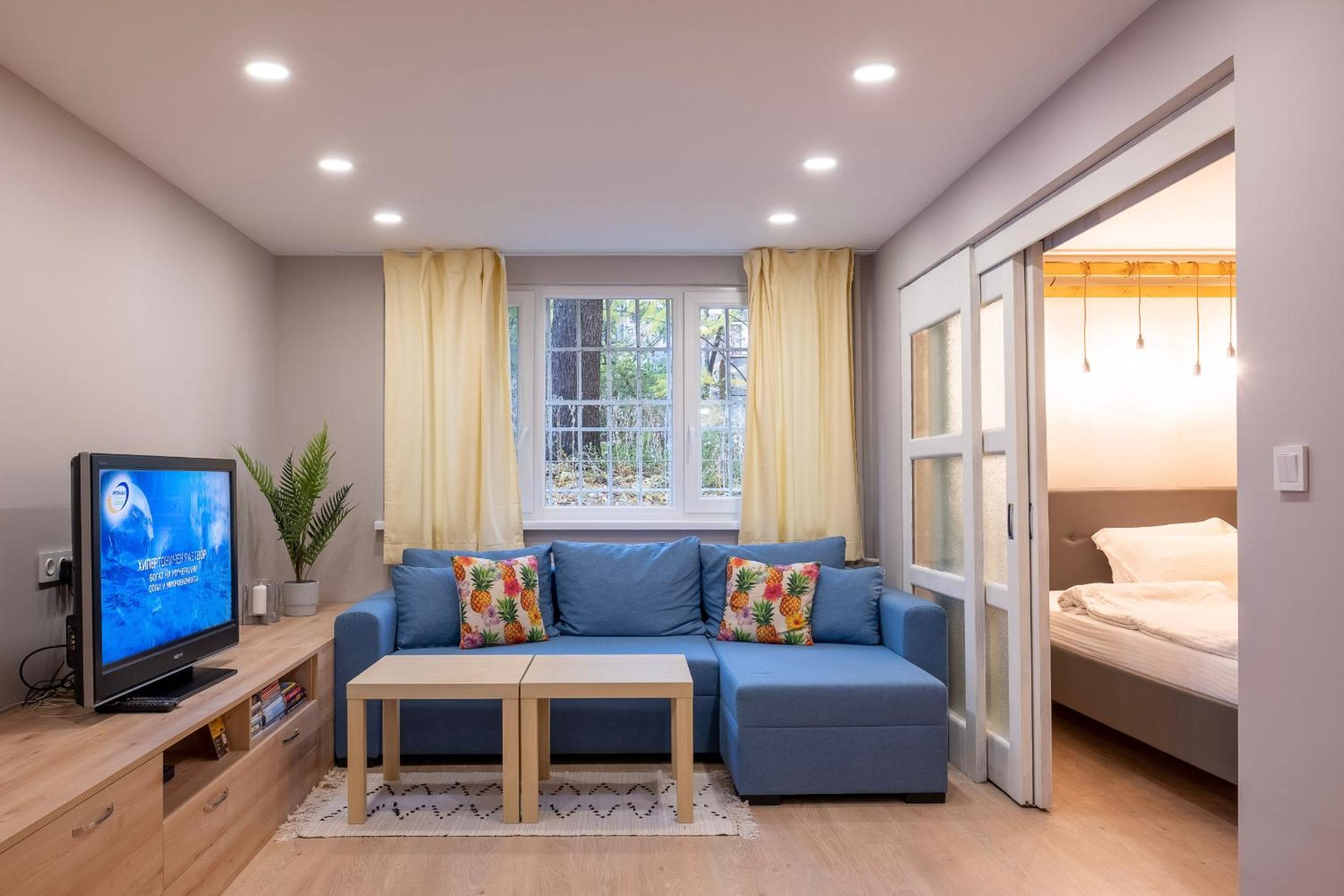 One-Bedroom Apartment - Photo 1