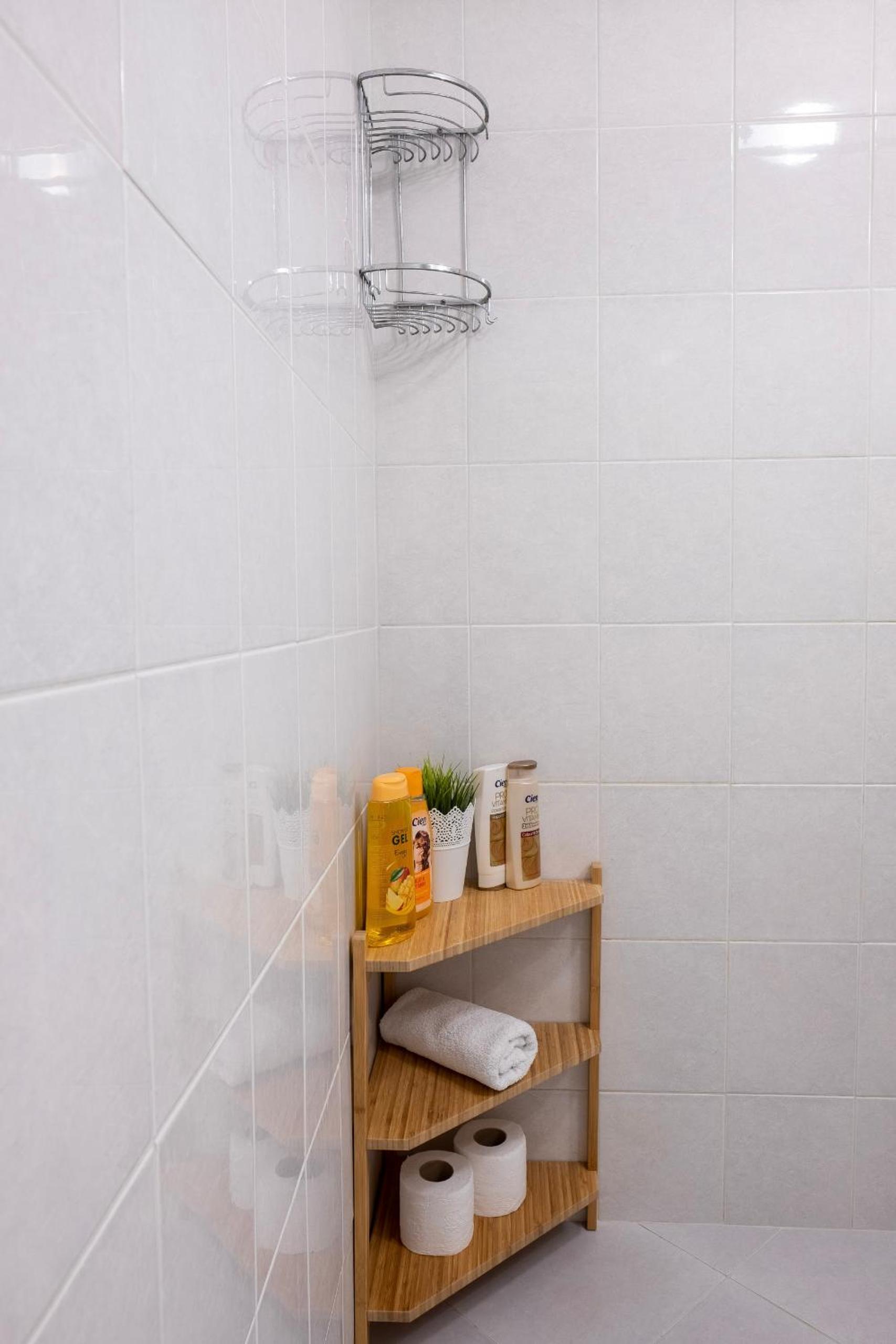 One-Bedroom Apartment - Photo 5