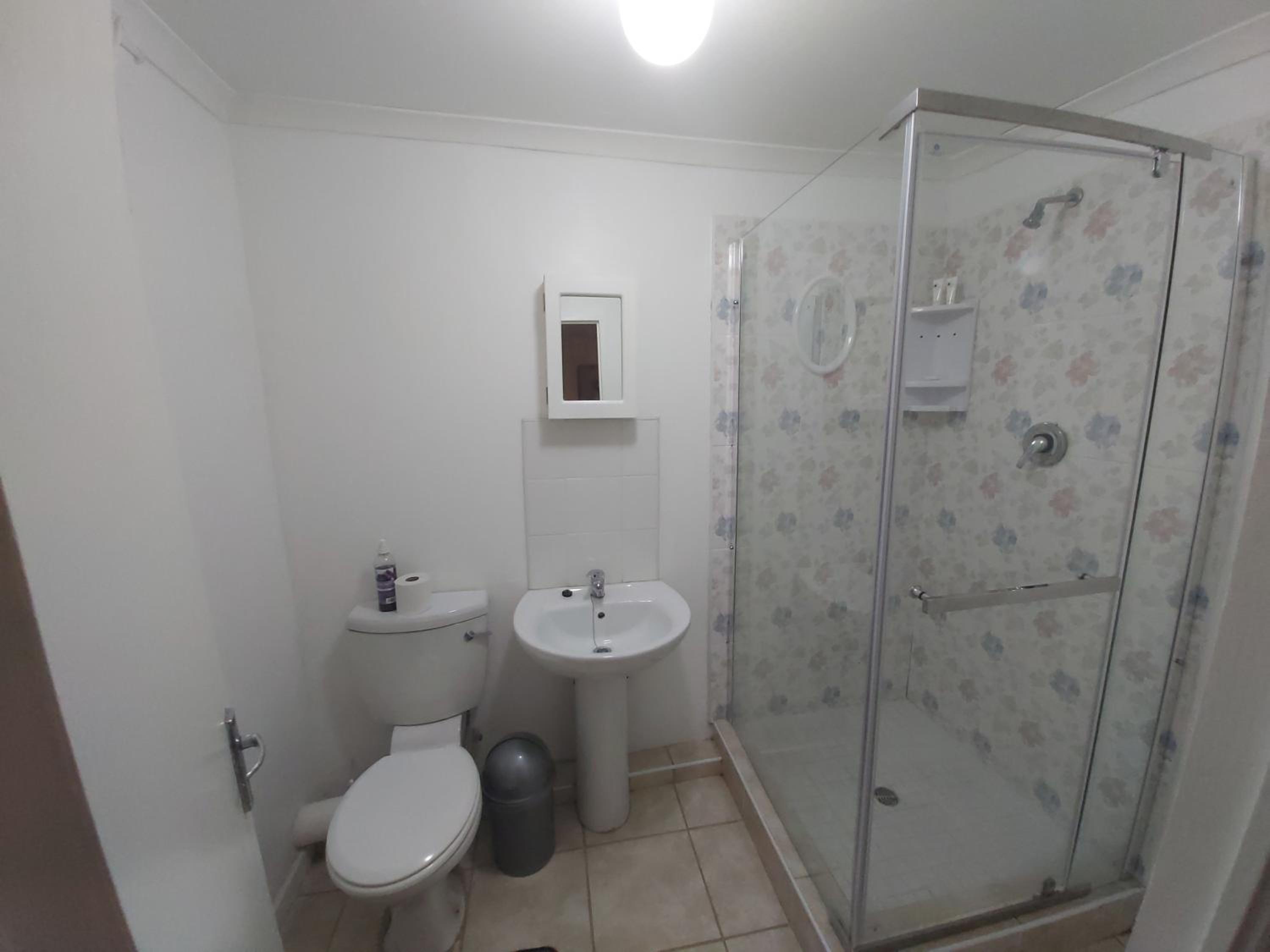 Double Room with Private Bathroom - Photo 4