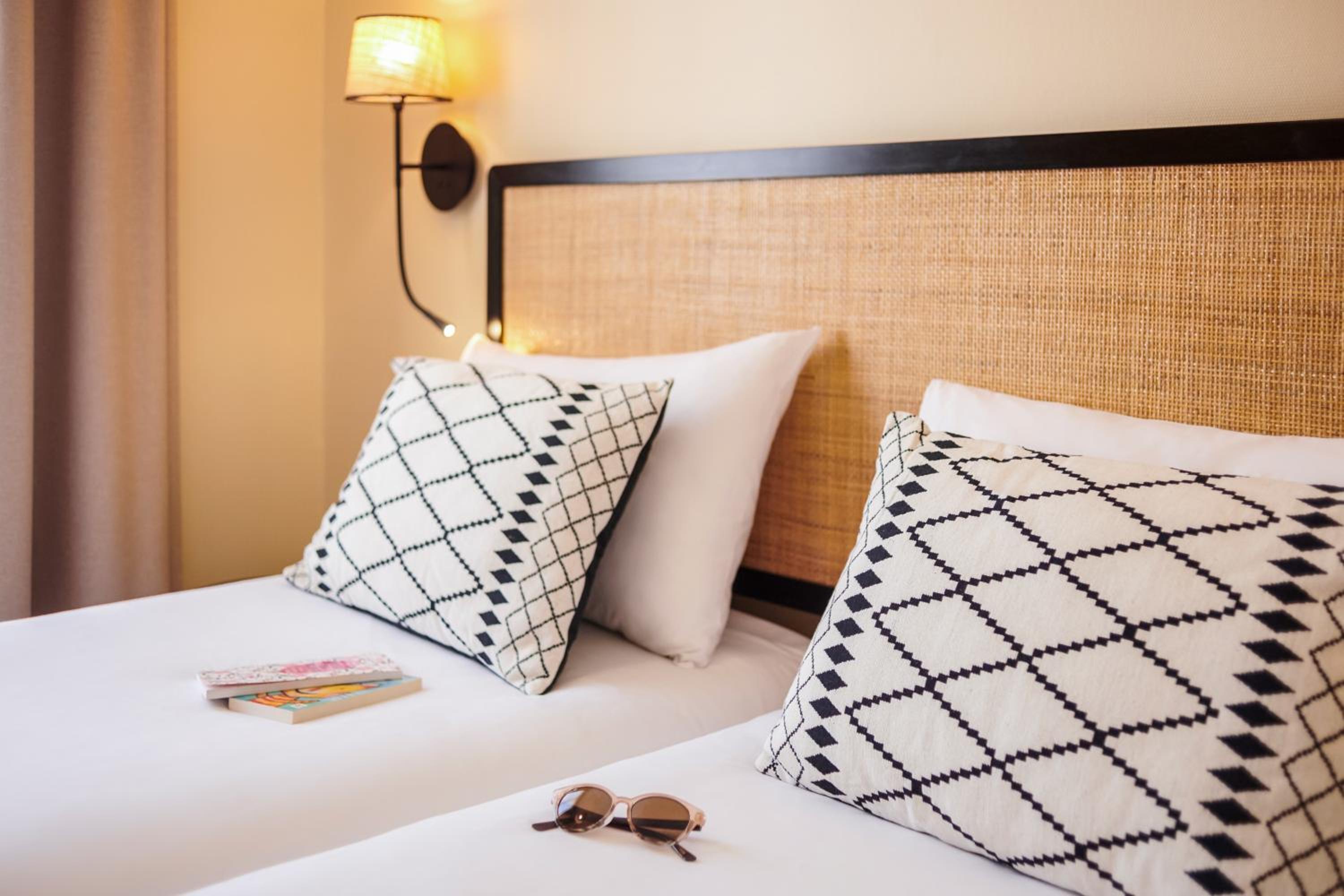 Standard Twin Room - Photo 5