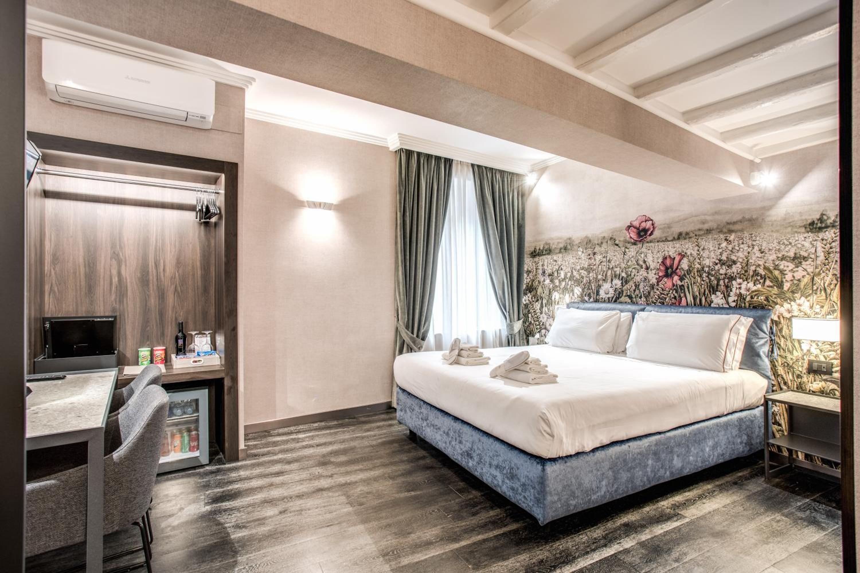 Superior King Room photo 1