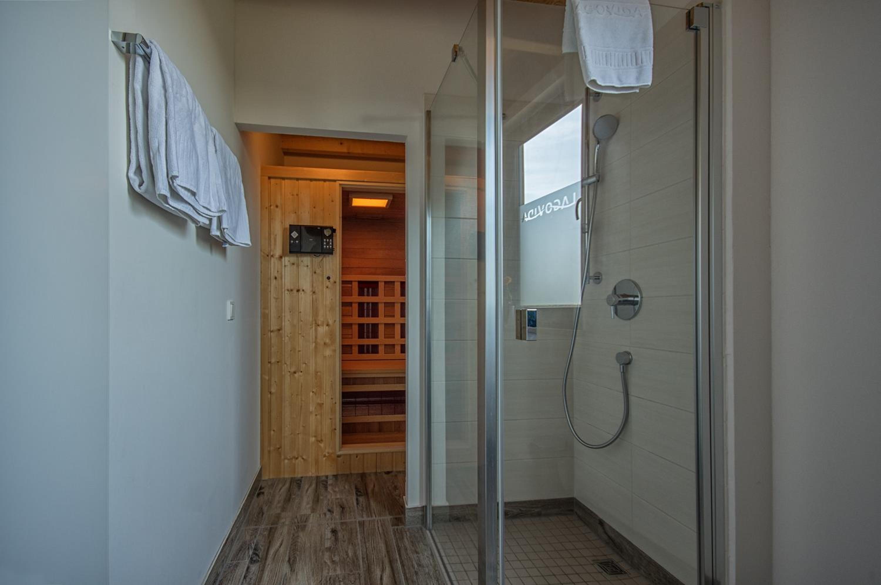 2-Bedroom Holiday Home "Hafenhaus" photo 3