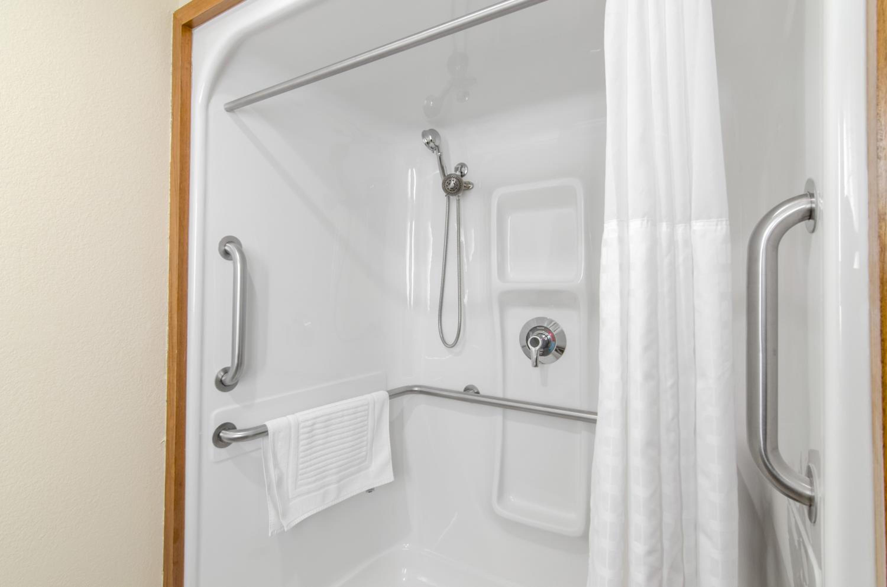 King Room - Accessible/Non-Smoking - Photo 7