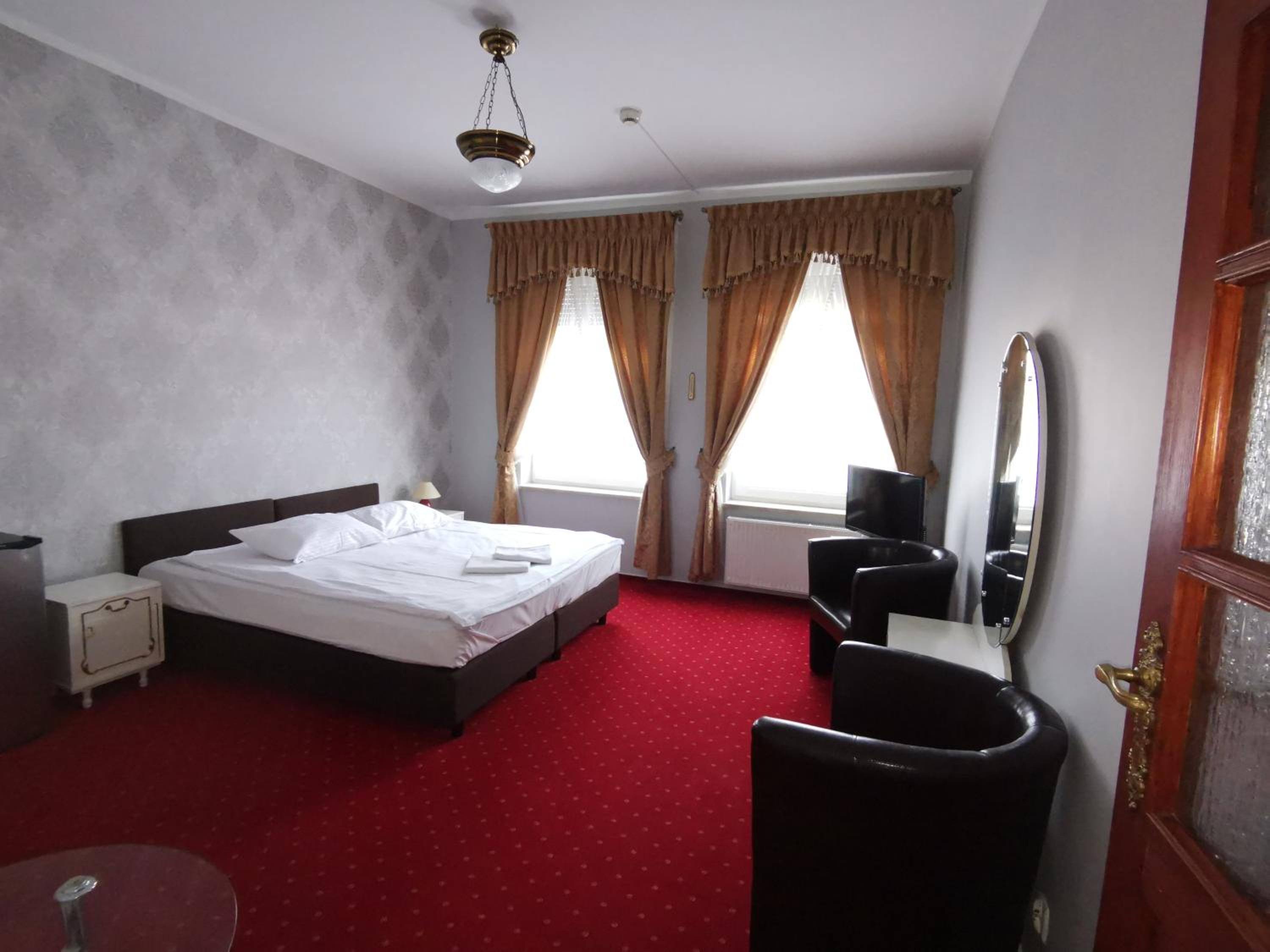 Double Room - Photo 3