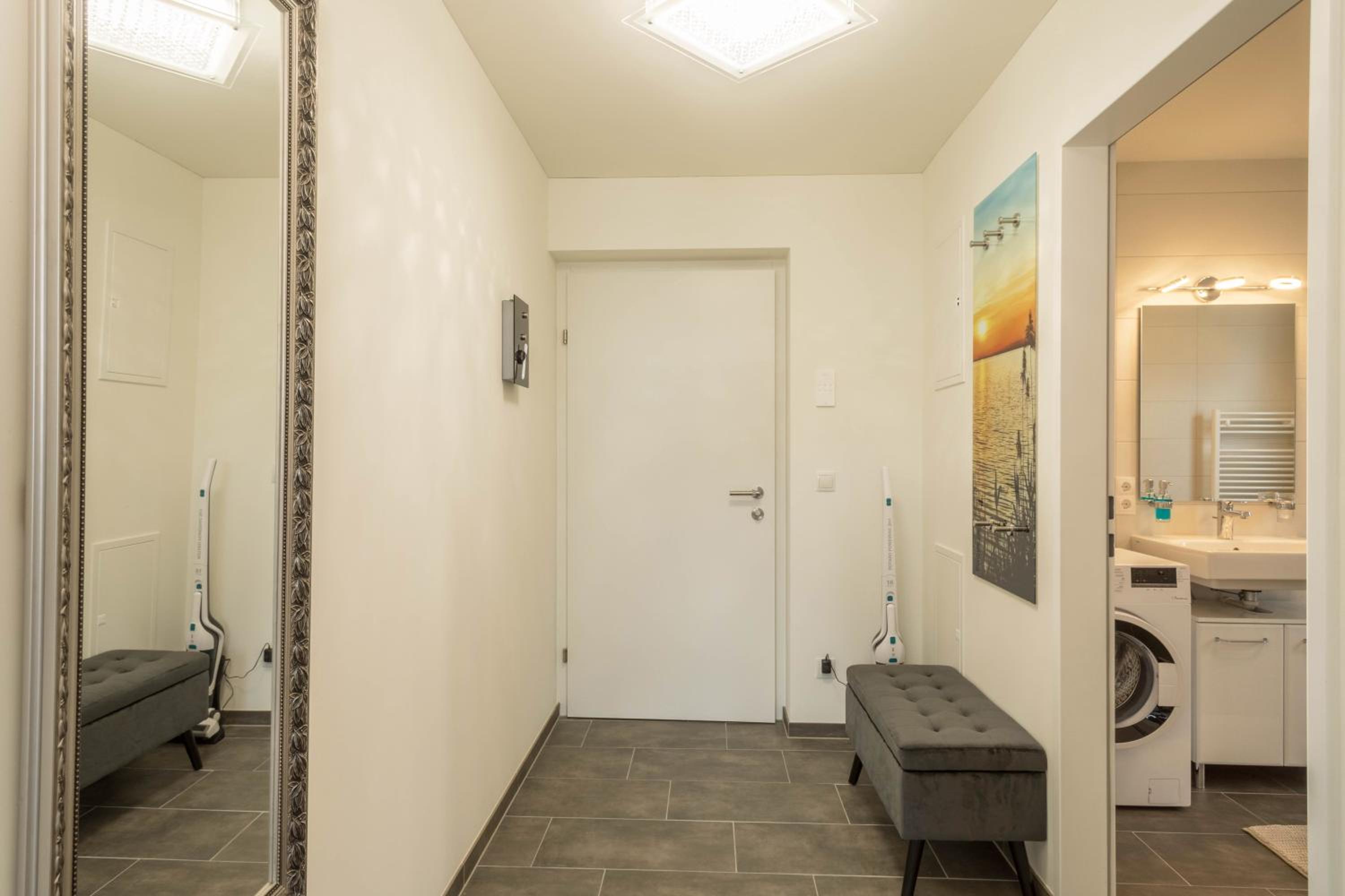 One-Bedroom Apartment with Garden photo 2