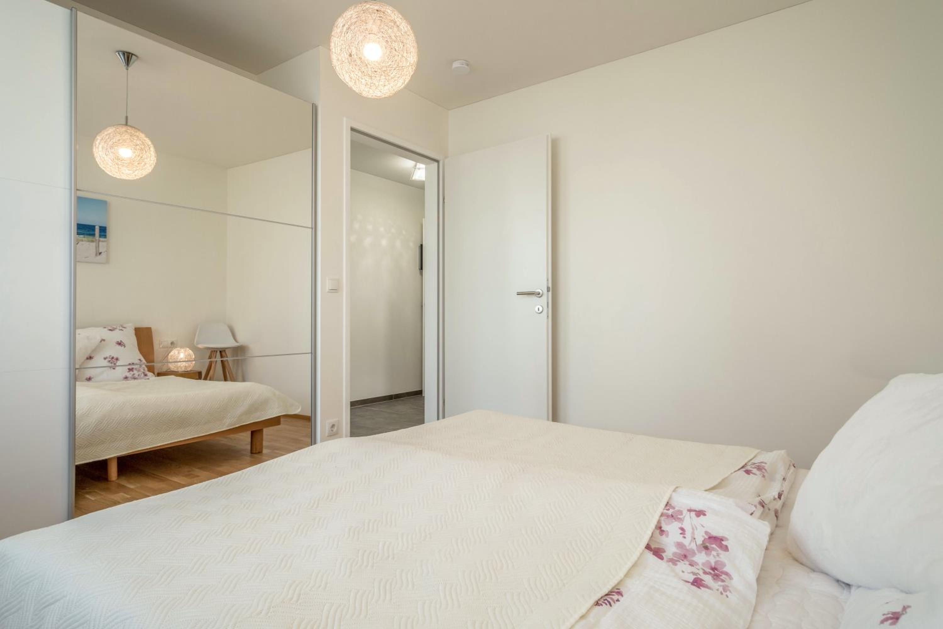 One-Bedroom Apartment with Garden photo 3