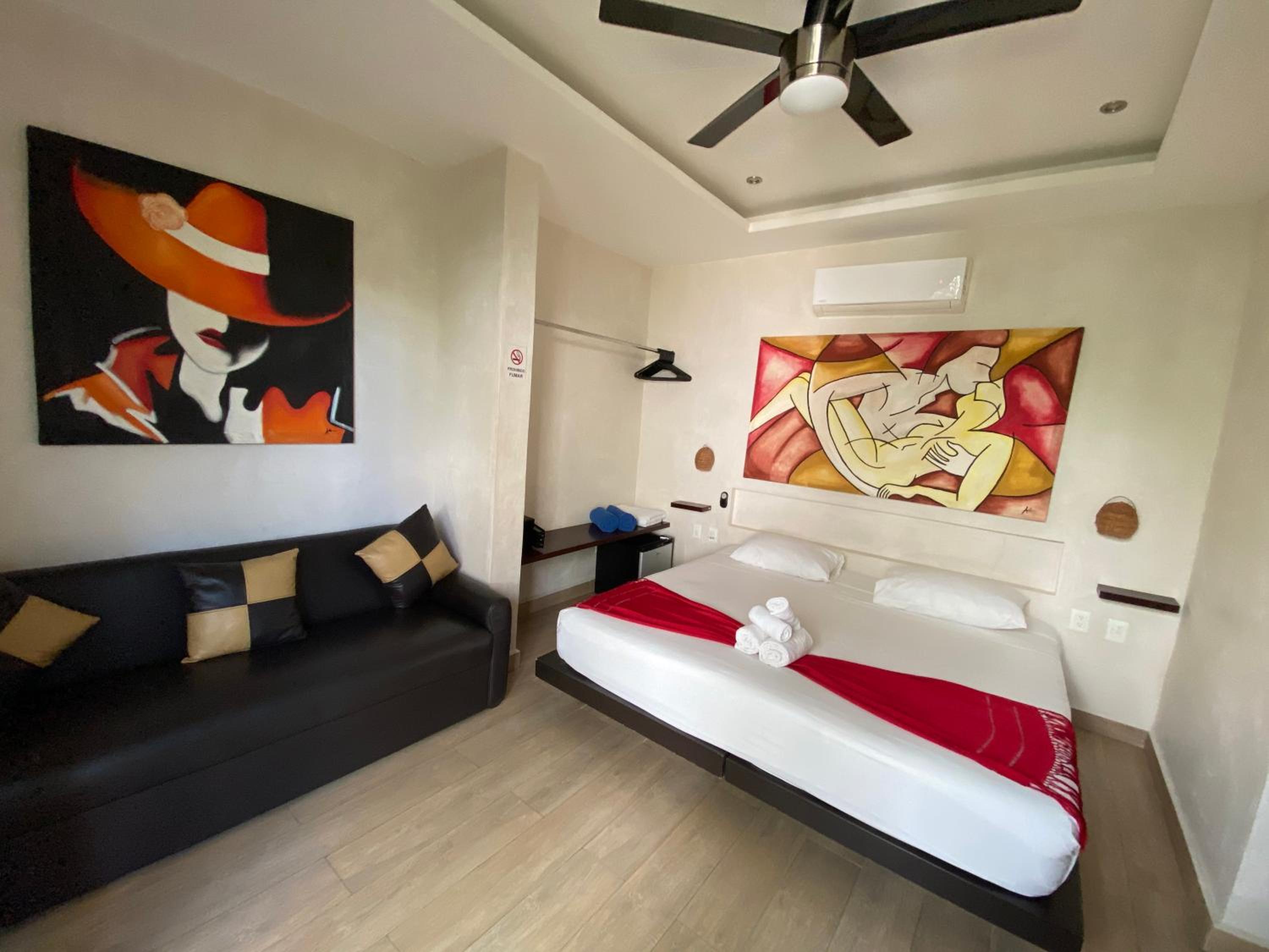 Deluxe Room (2 Adults + 1 Child) - Photo 10
