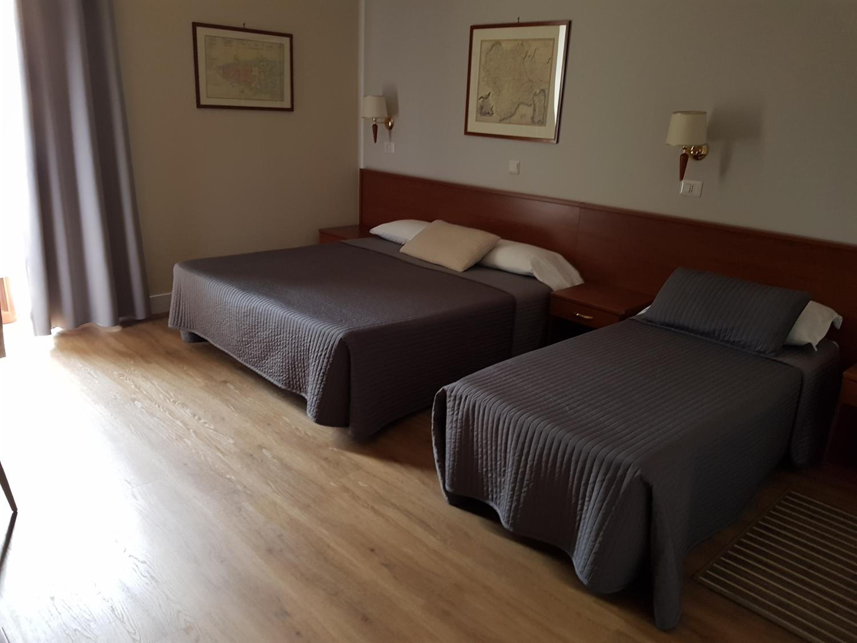 Triple Room - Photo 1