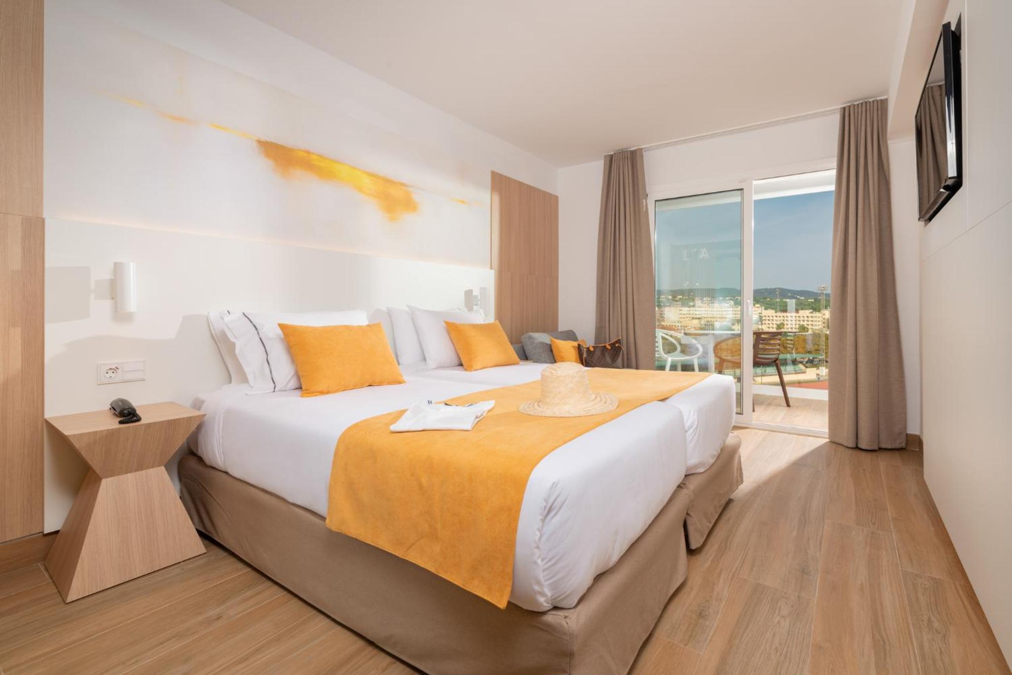 Double Room with Pool View ( 2 Adults)
