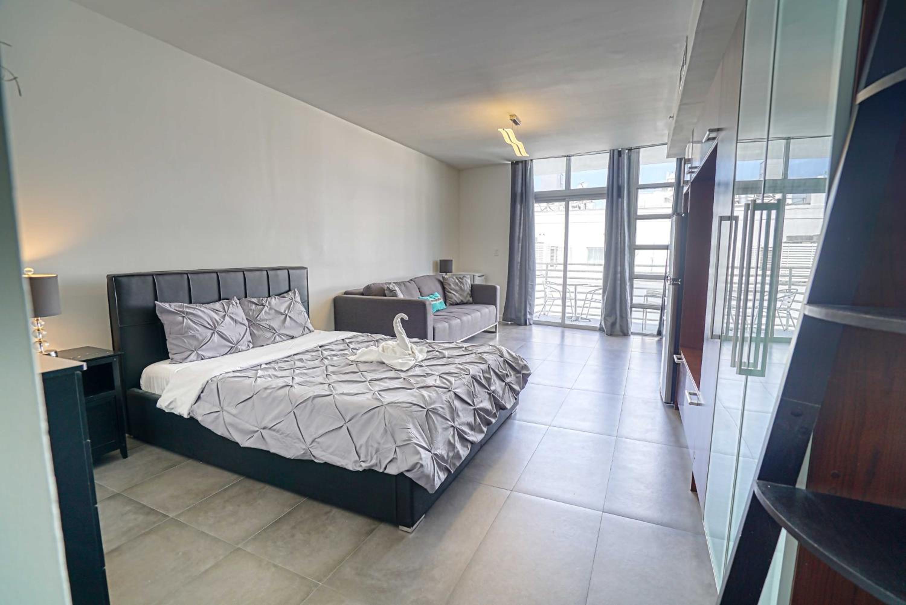 Deluxe Apartment