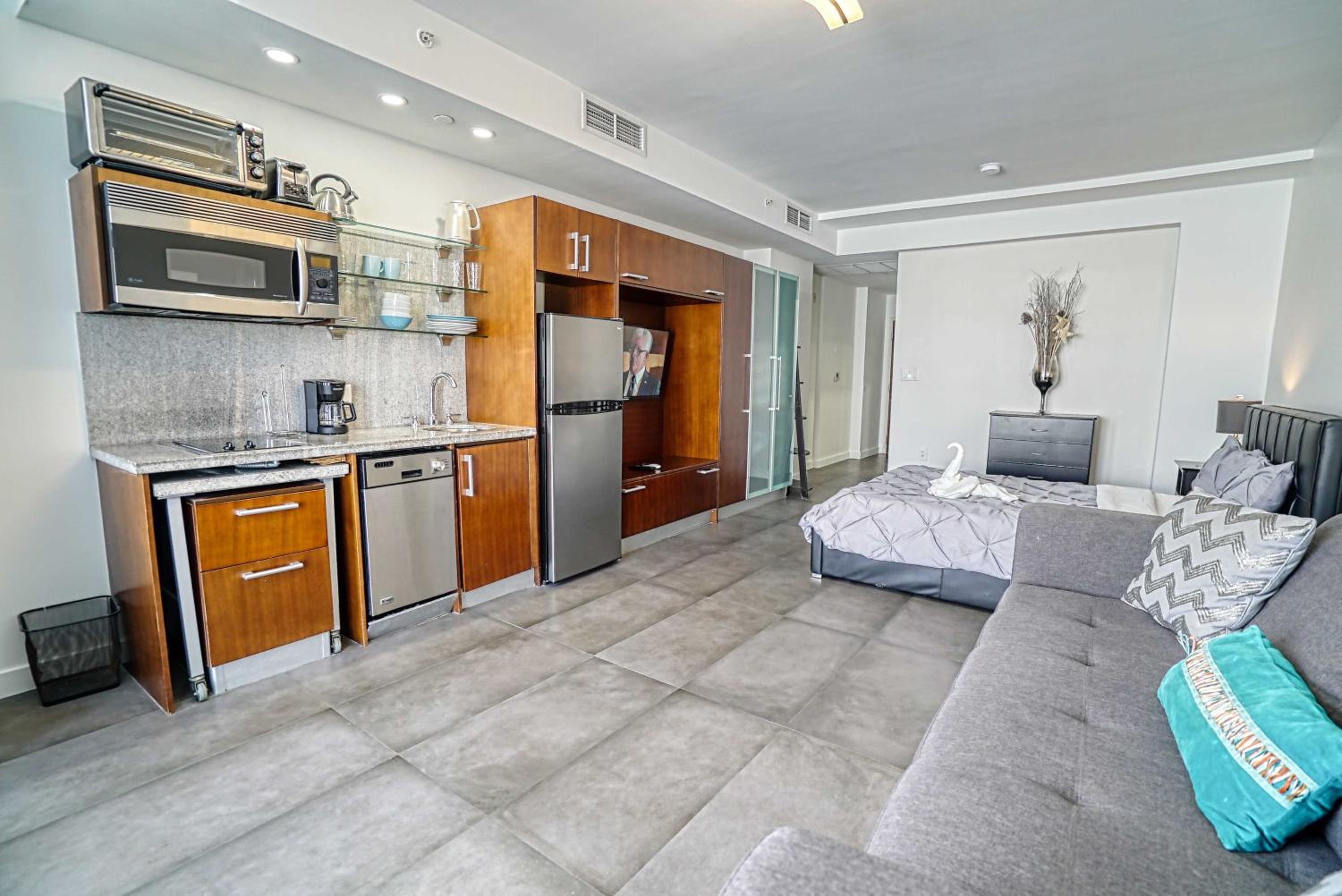 Deluxe Apartment thumbnail 6