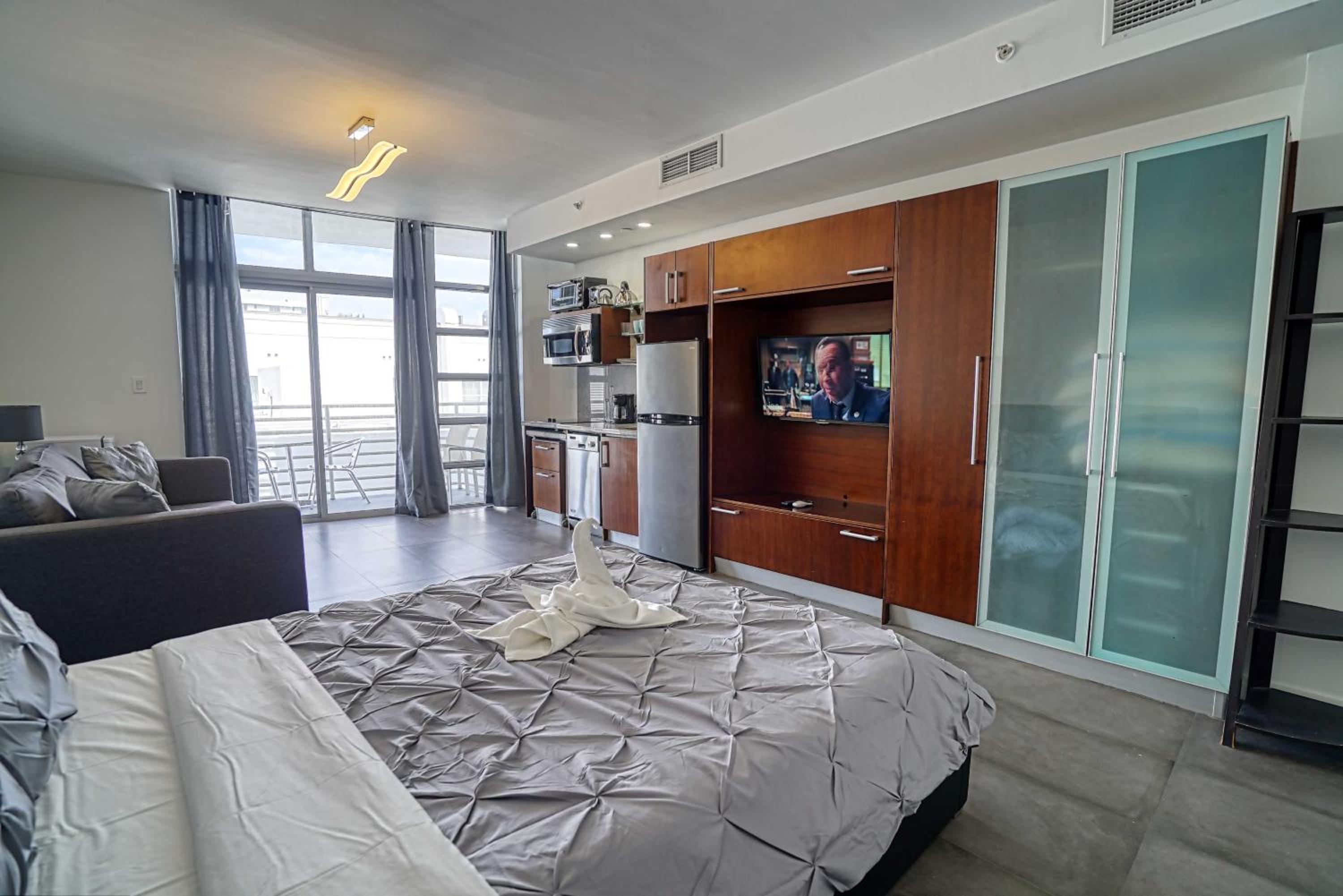 Deluxe Apartment
