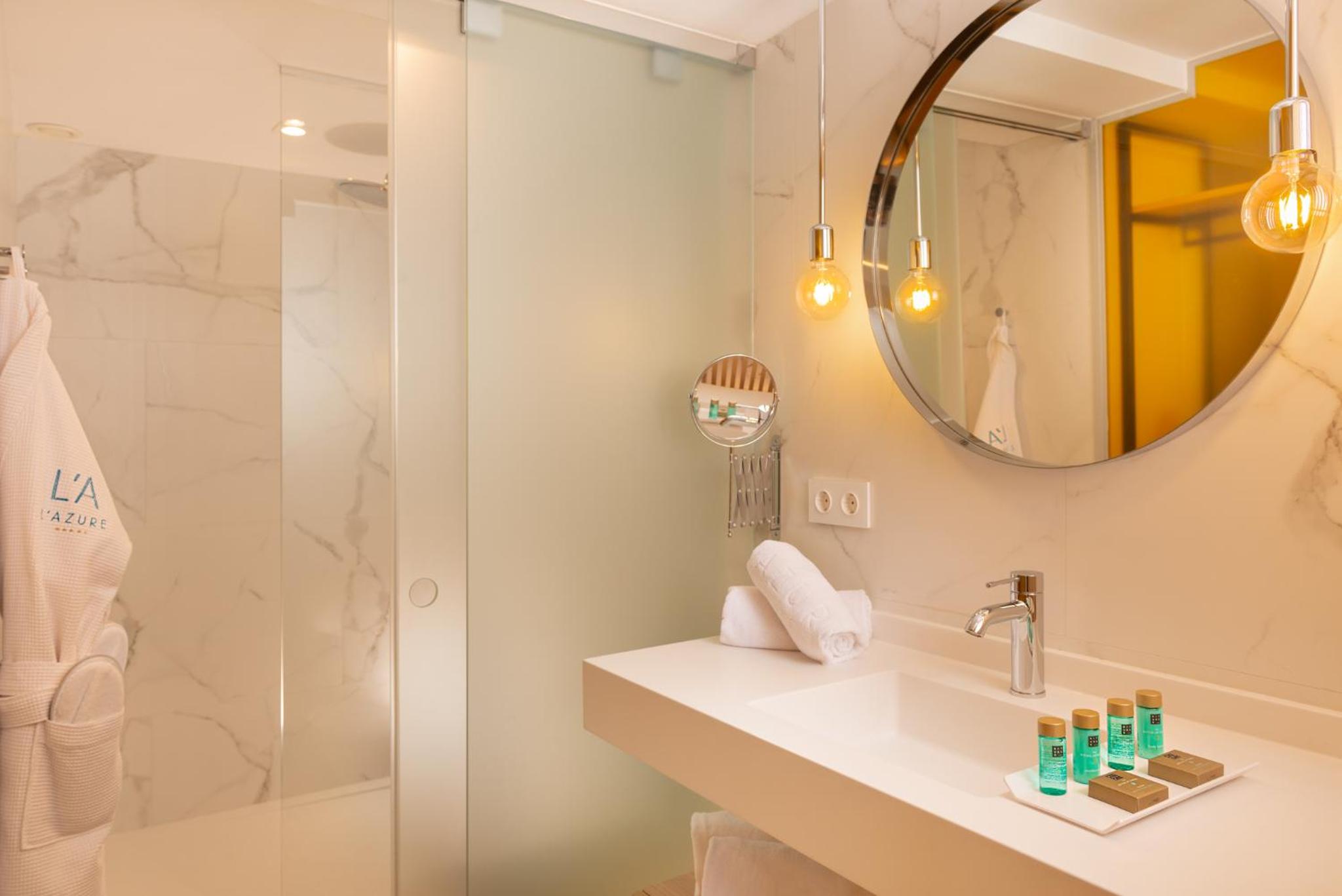 Standard Double Room (2 Adults) - Photo 7