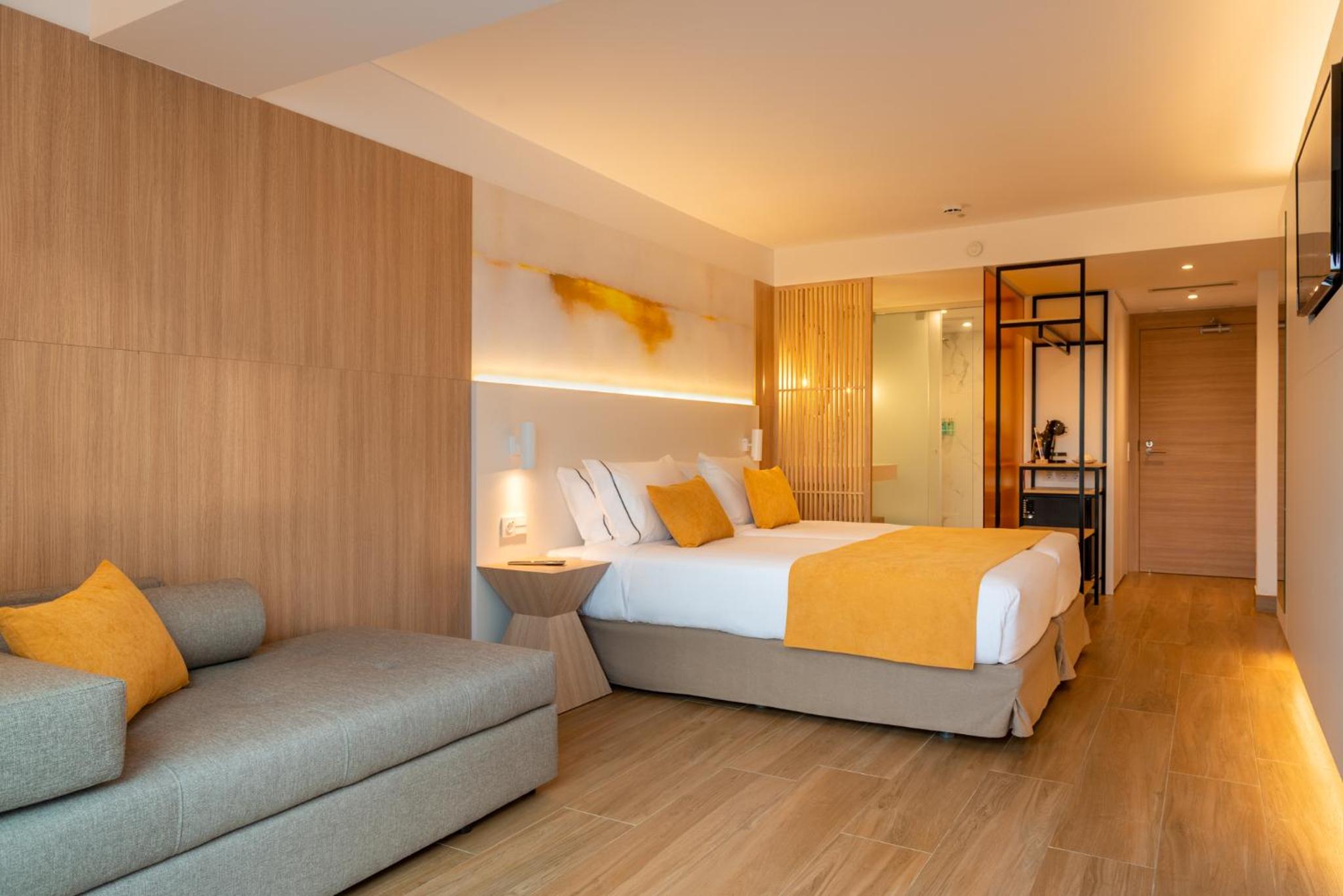 Superior Triple Room (2 Adults + 1 Child) - Photo 5