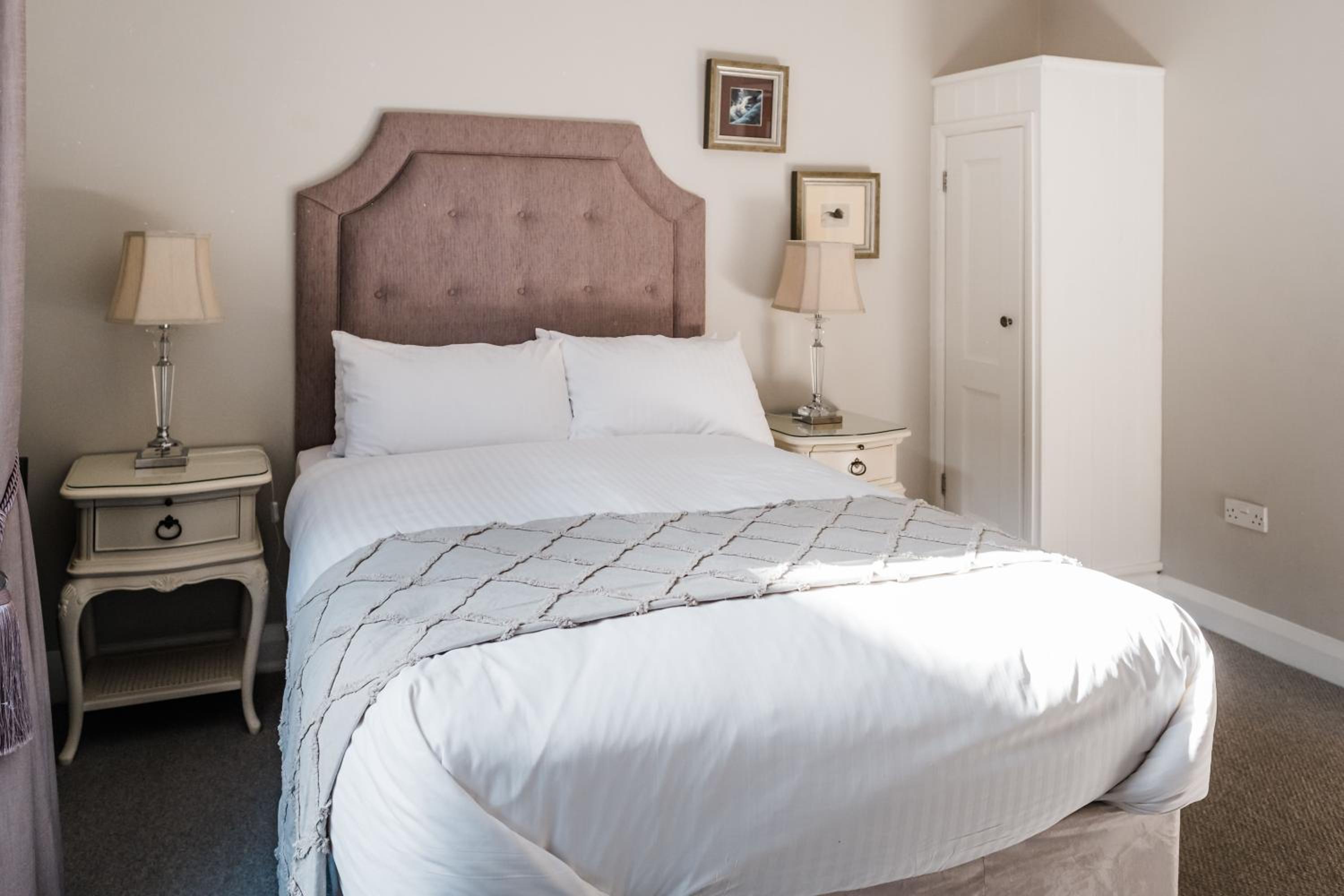 Small Double Room - Photo 1
