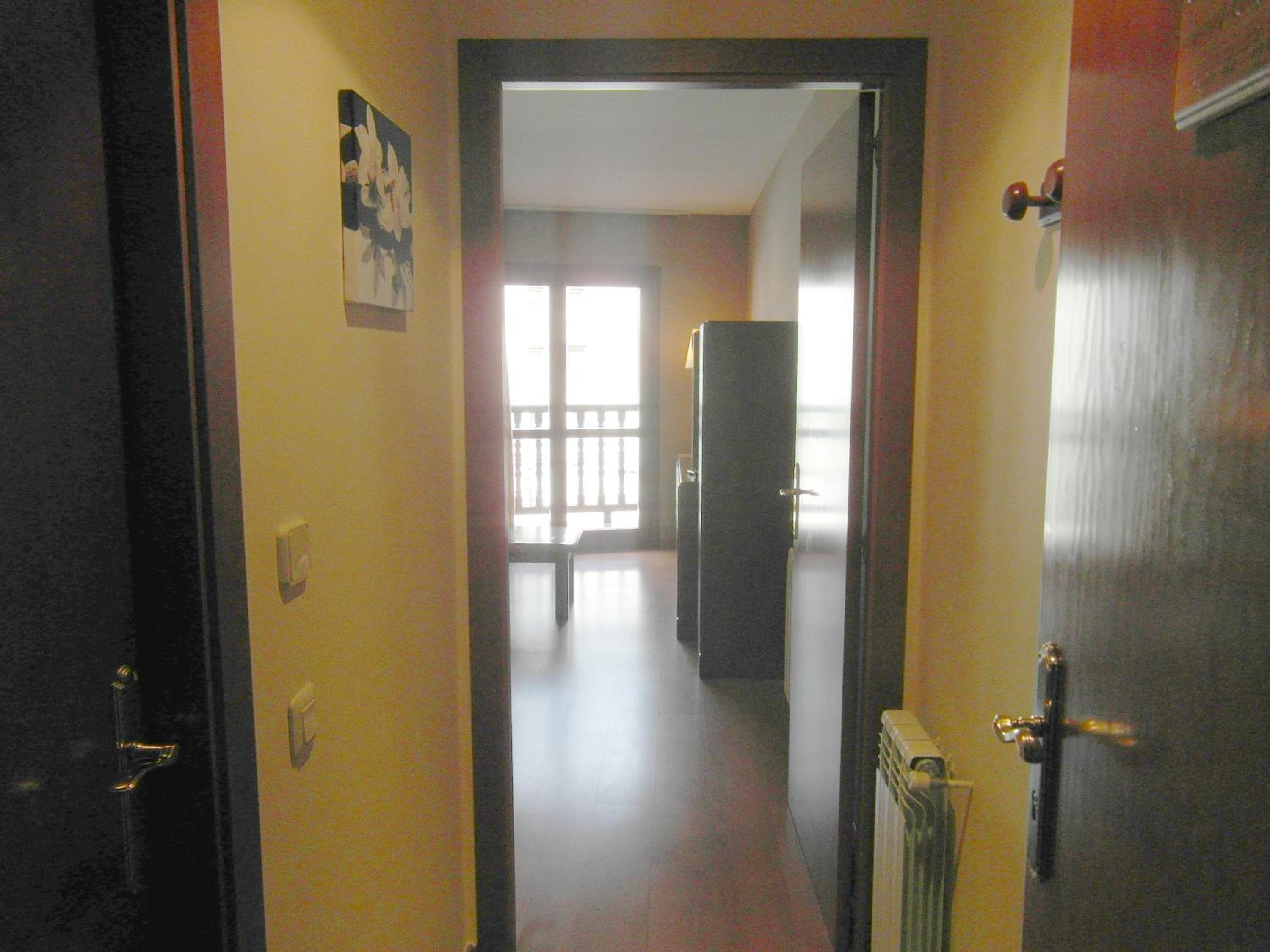 Estudio (2 adultos)