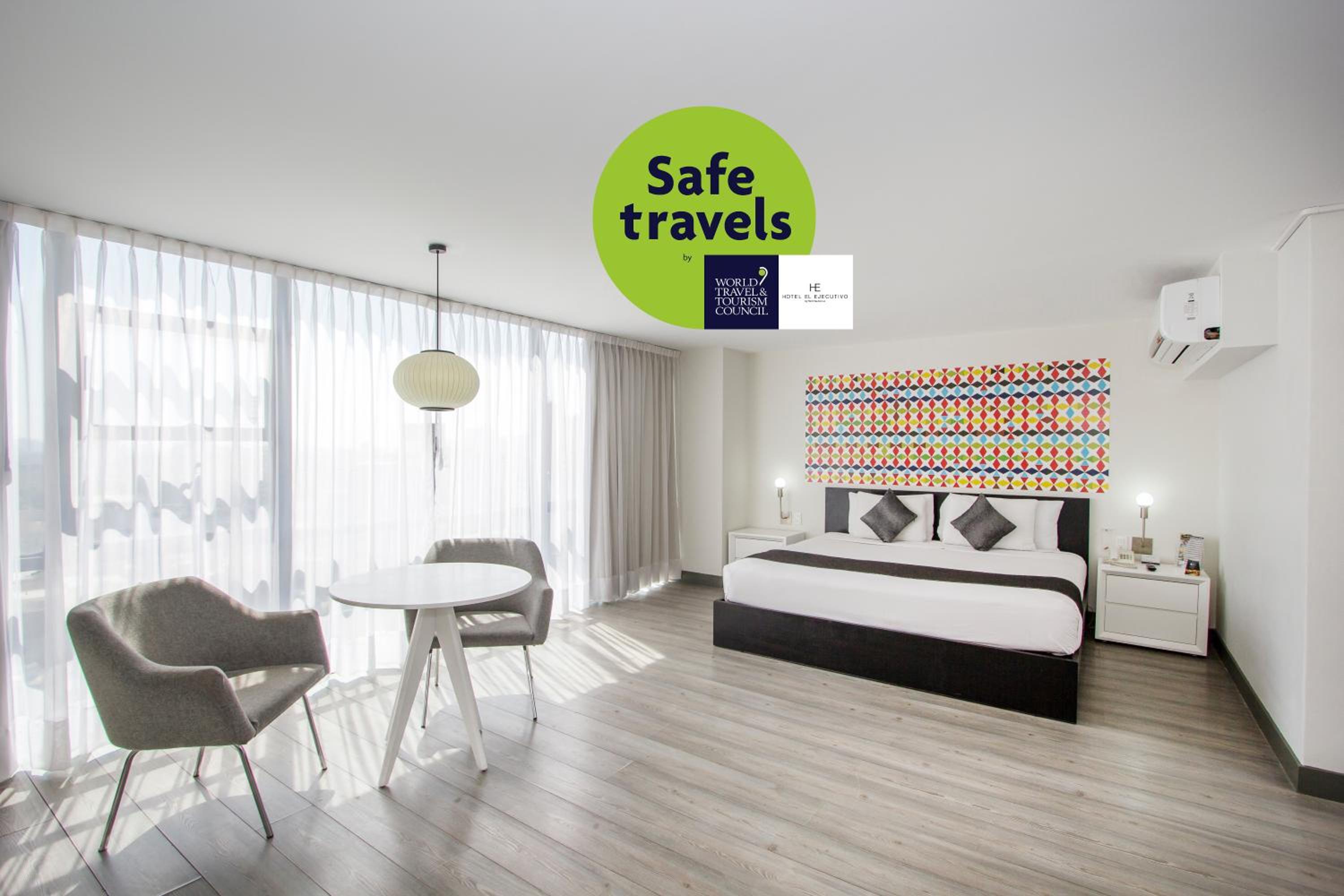 Deluxe King Room - Photo 16