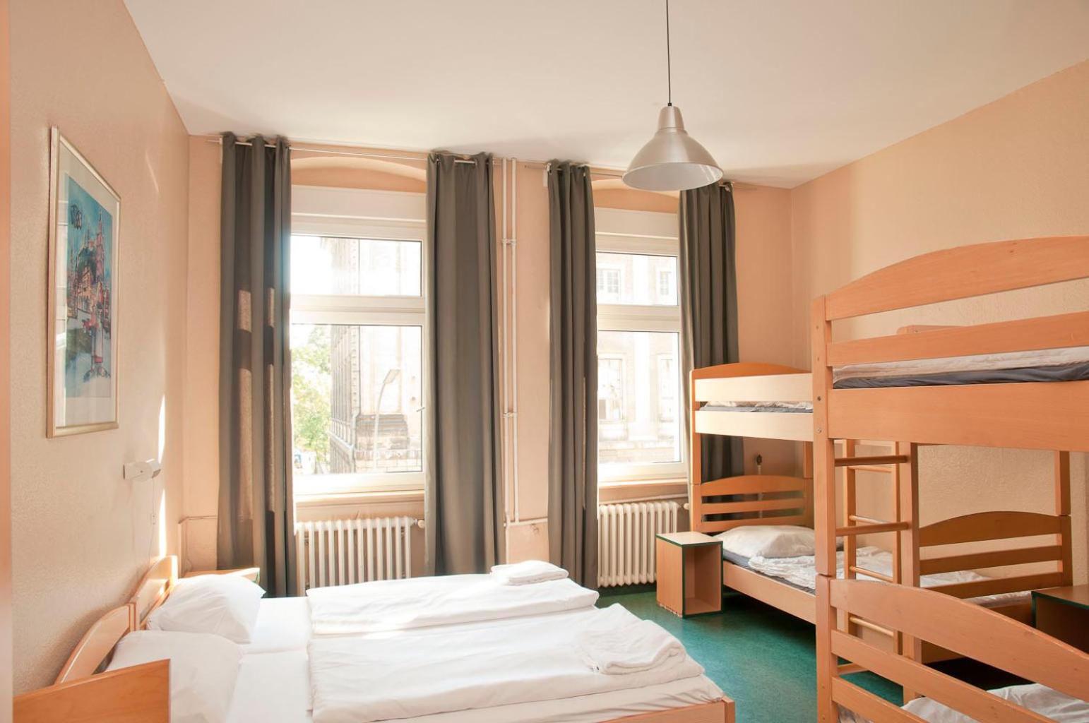 Bed in 6-Bed Mixed Dormitory Room