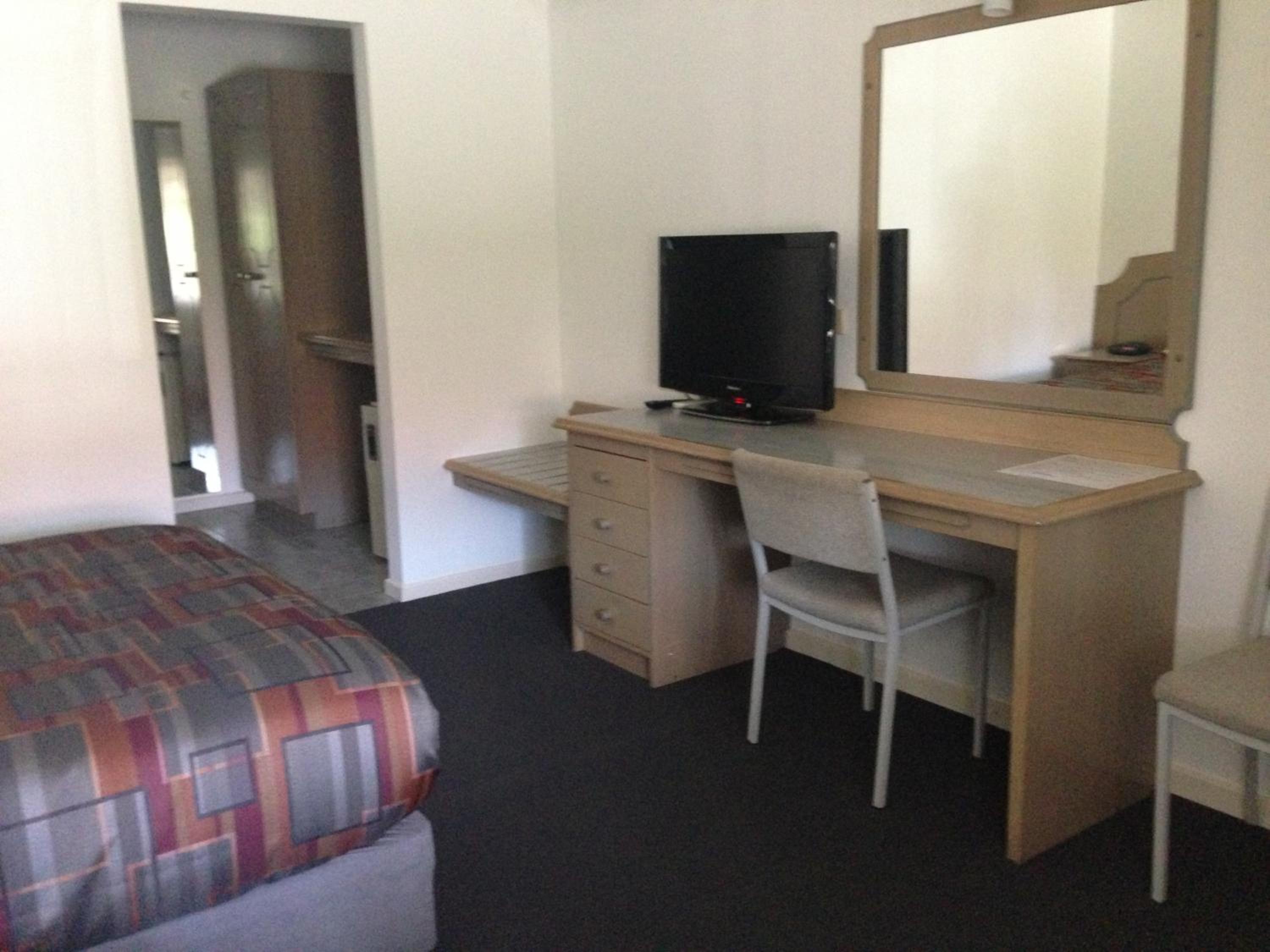 Standard Queen Room photo 2